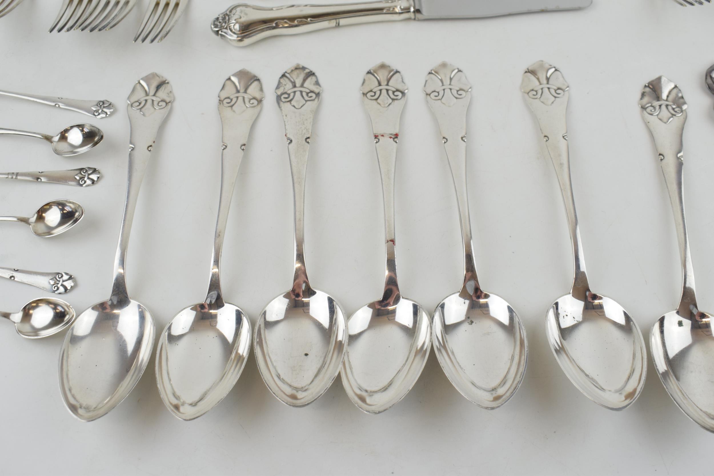 Danish 826 Three Towers silver items to include desert spoons and teaspoons together with a quantity - Image 2 of 7