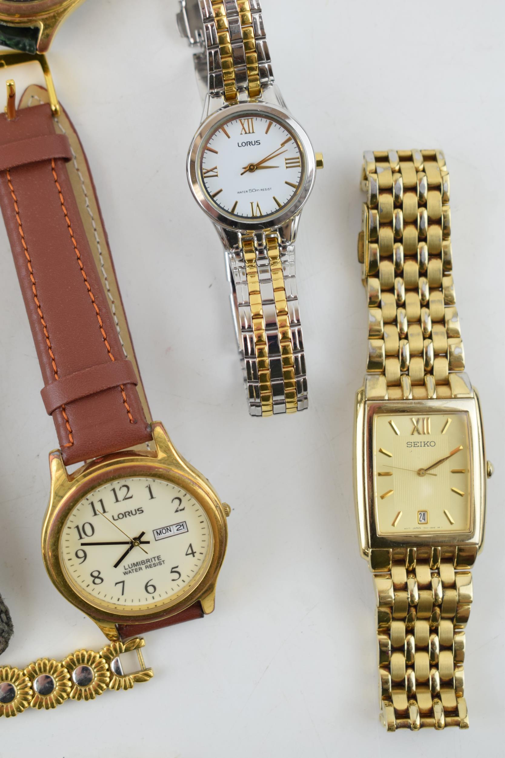 A collection of vintage and contemporary ladies and gentlemen's wristwatches by Seiko Lorus and - Image 2 of 6