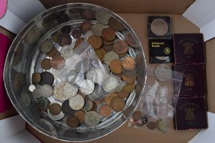 A collection of UK coinage to include half silver 2 Shillings and Half Crowns, (475.5 grams)