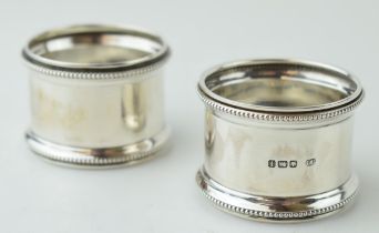 A pair of silver napkin rings, Sheffield 1917, 38.6 grams (2).