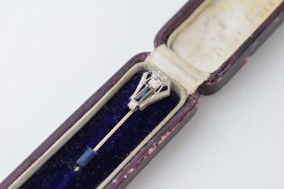 Boxed Art Deco diamond and sapphire white metal stick pin (tests as 9ct gold or better), 1.6