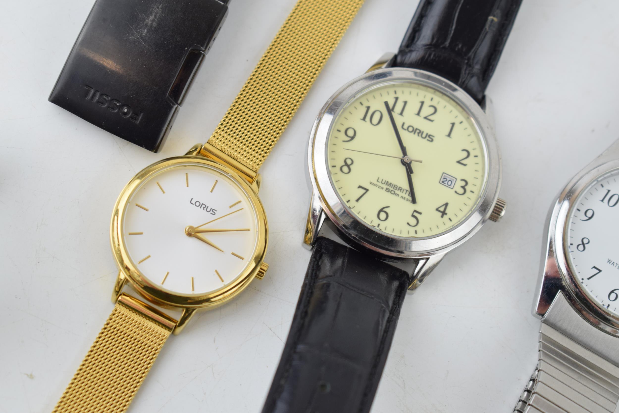 A collection of vintage and contemporary ladies and gentlemen's wristwatches by Seiko Lorus and - Image 4 of 6