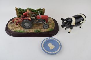 A collection of ceramic items to include Beswick Frisian Bull a/f (horns missing) The Leonardo