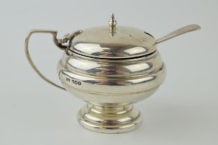 Victorian silver mustard pot, Sheffield 1883, with a silver spoon (2), 74.8 grams of silver. Liner