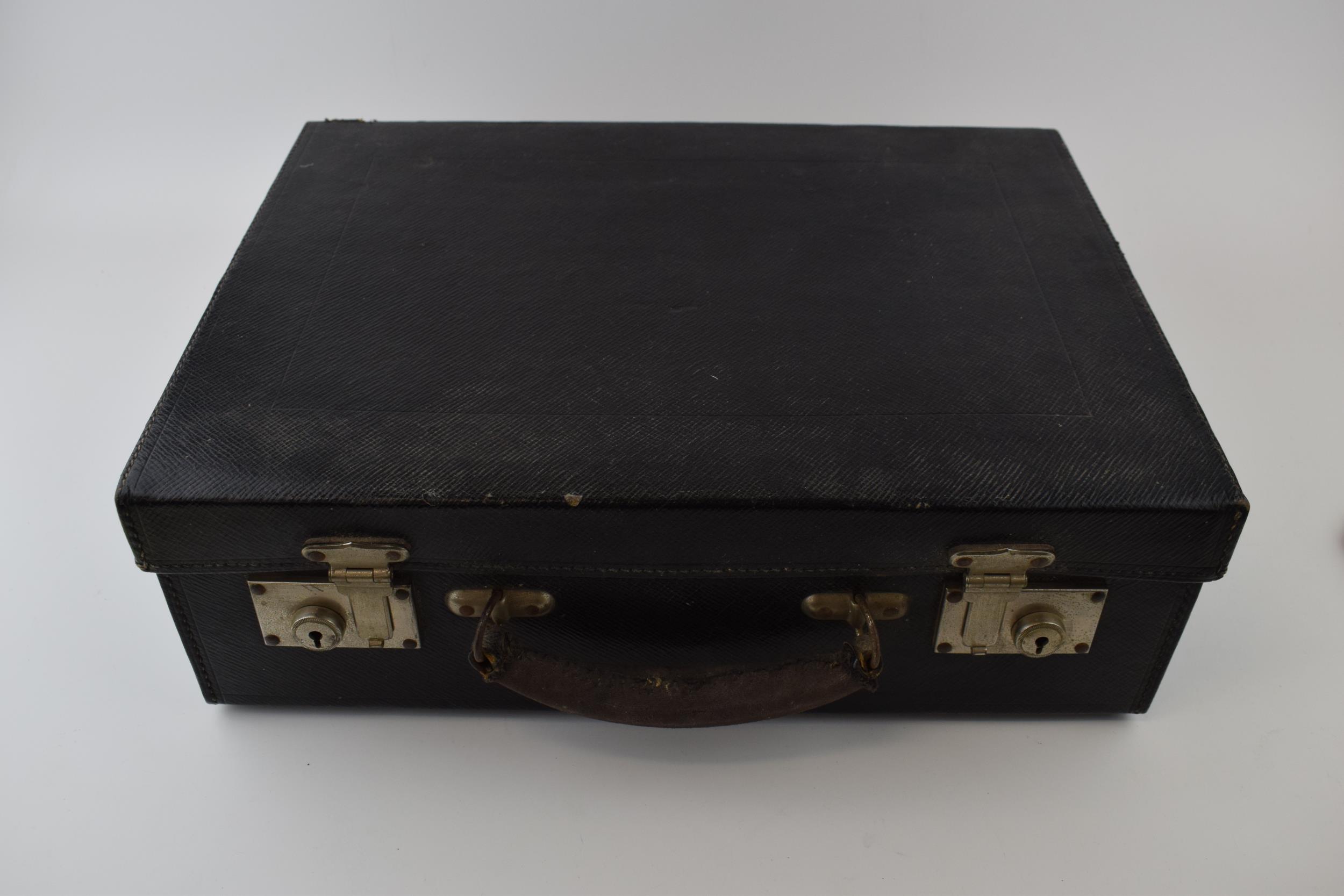 A leather cased travelling case to include 6 silver topped jars of varying sizes and forms with - Image 2 of 5