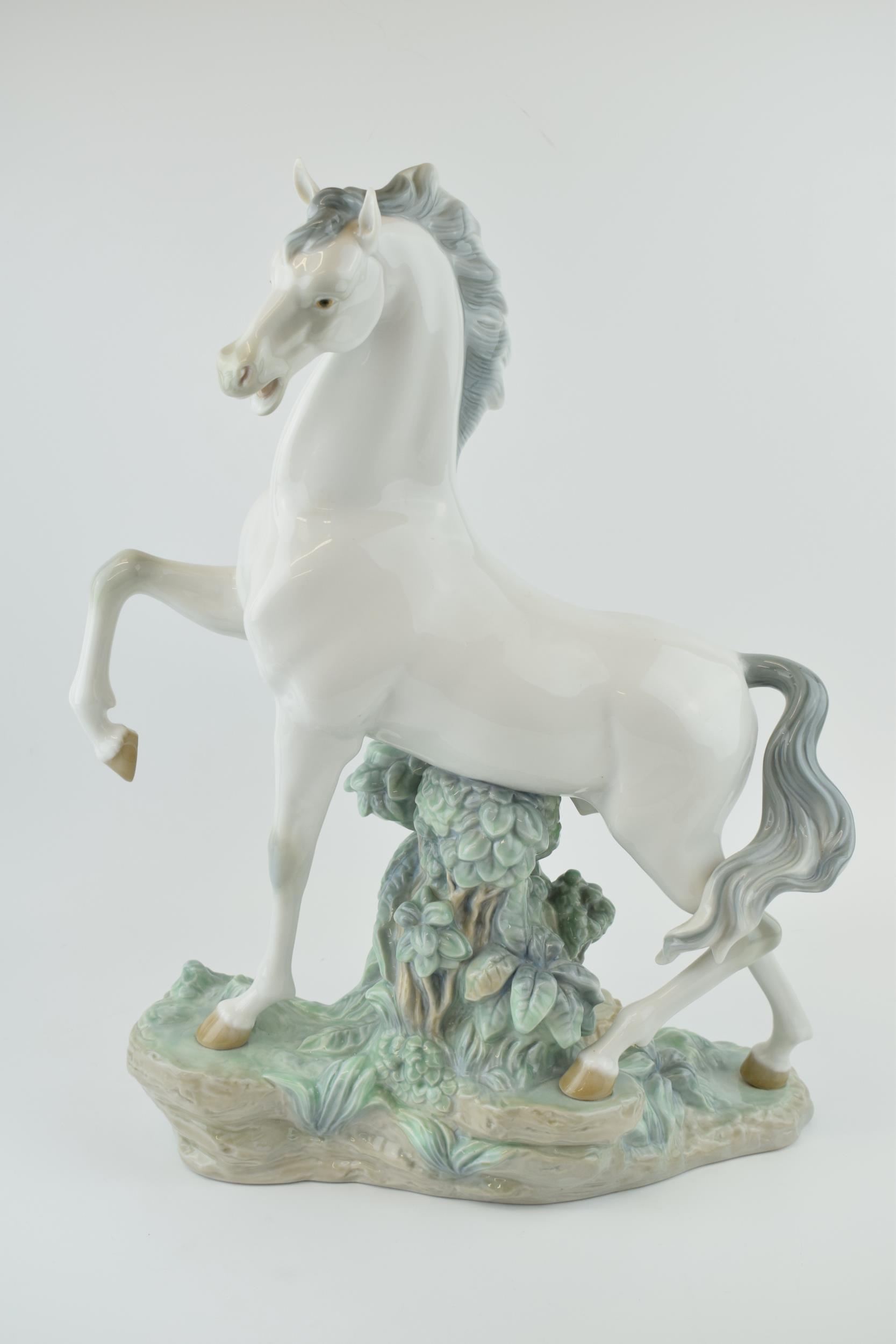 Large Lladro horse figure 'Caballo Arrogante' 4781, 44cm tall. In good condition with no obvious - Image 2 of 5