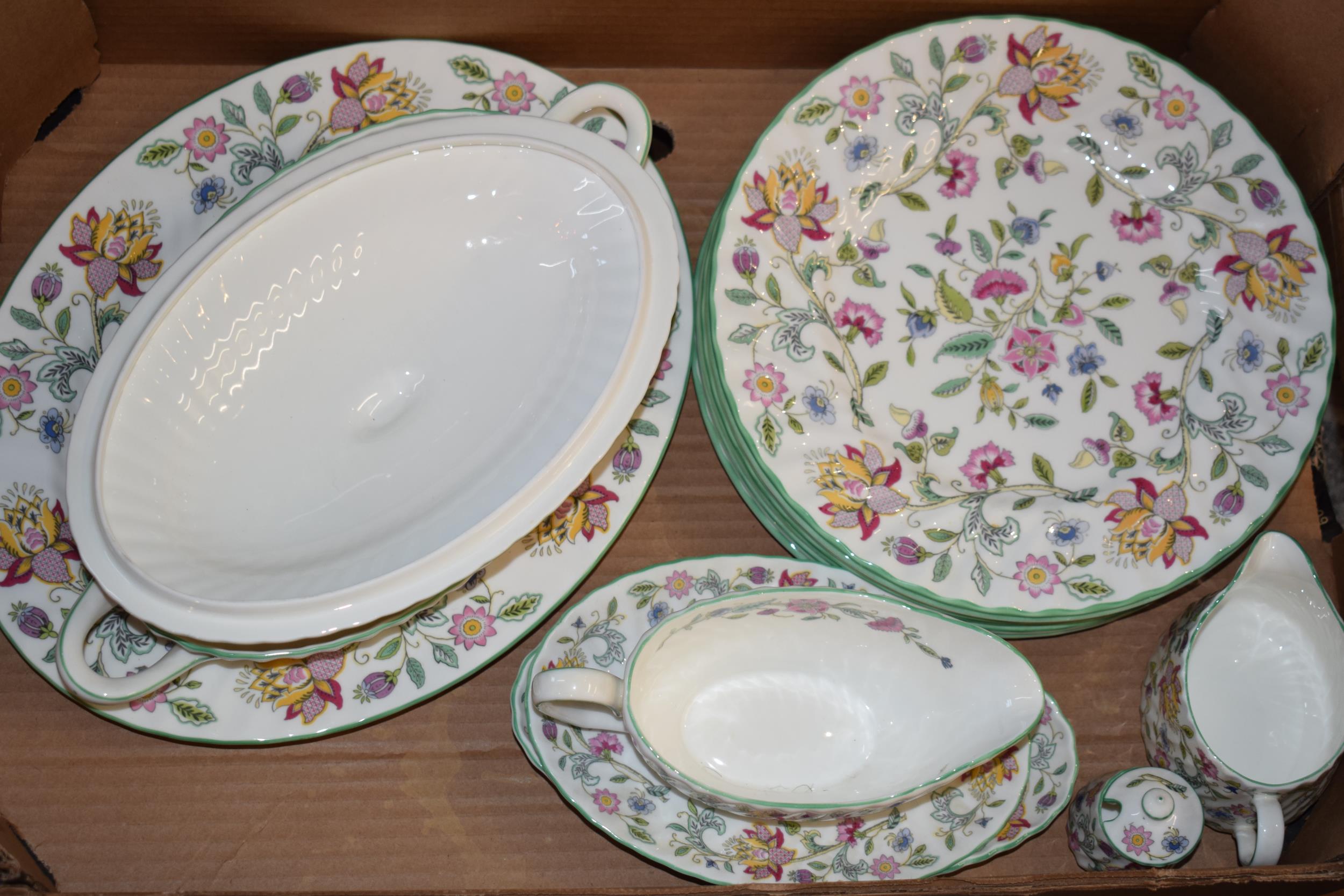 Minton Haddon Hall dinner ware to include 2 large oval tureens, 8 large dinner plates, 8 bowls, 16 - Image 4 of 4