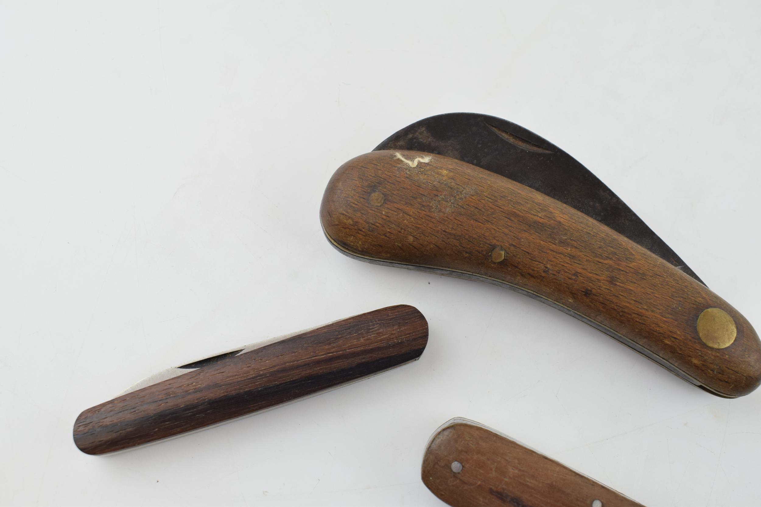 A collection of wooden handled pocket knives to include good examples by Joseph Rodgers, Taylors Eye - Image 3 of 6