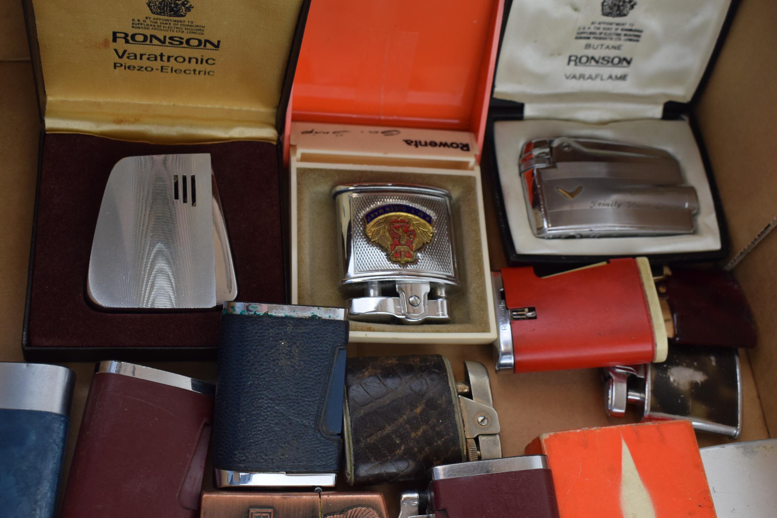 A mixed collection of vintage cigarette lighters to include boxed examples by manufacturers Calibre, - Image 2 of 4