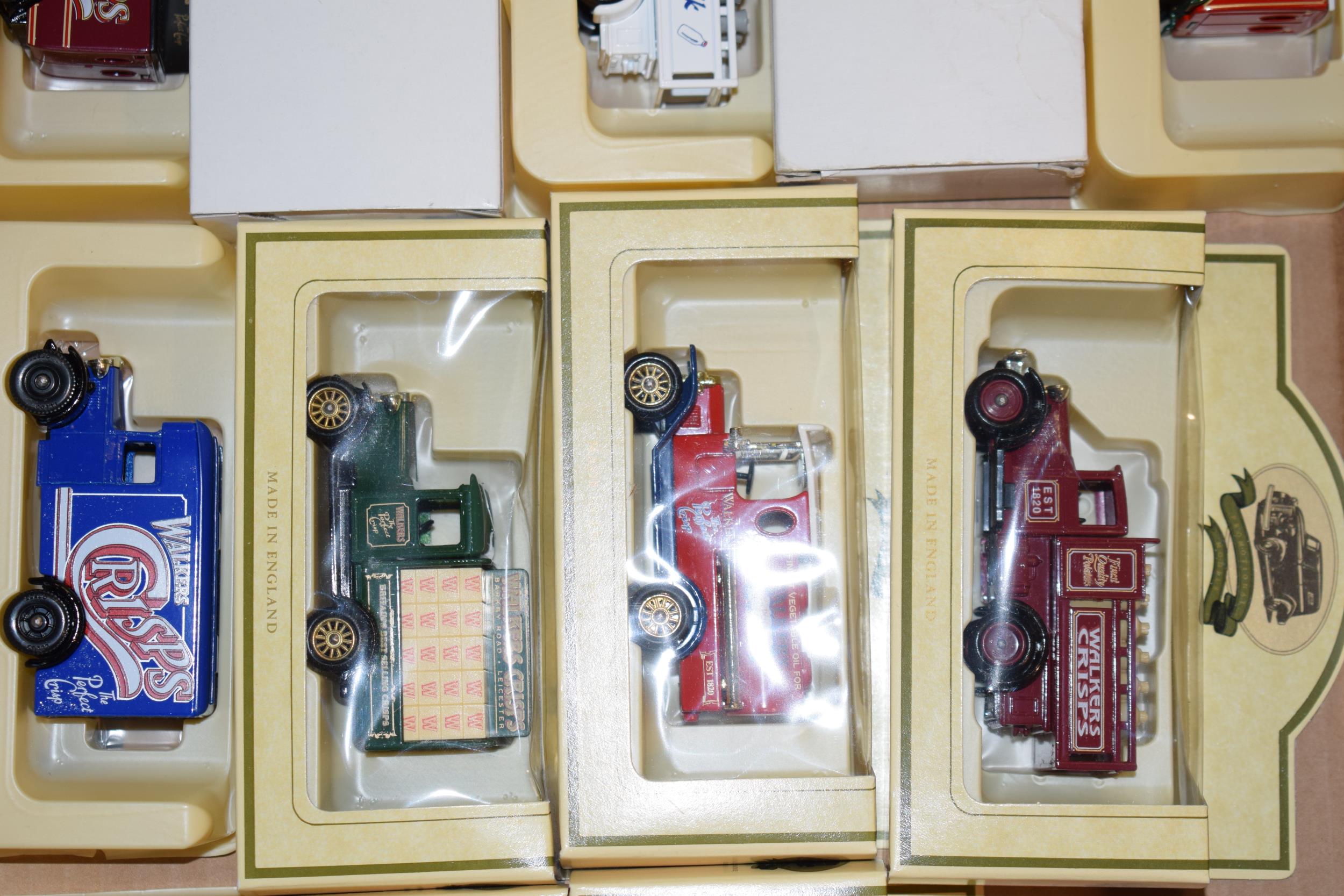 A collection of boxed LLedo and similar model vintage cars. (11) - Image 3 of 4