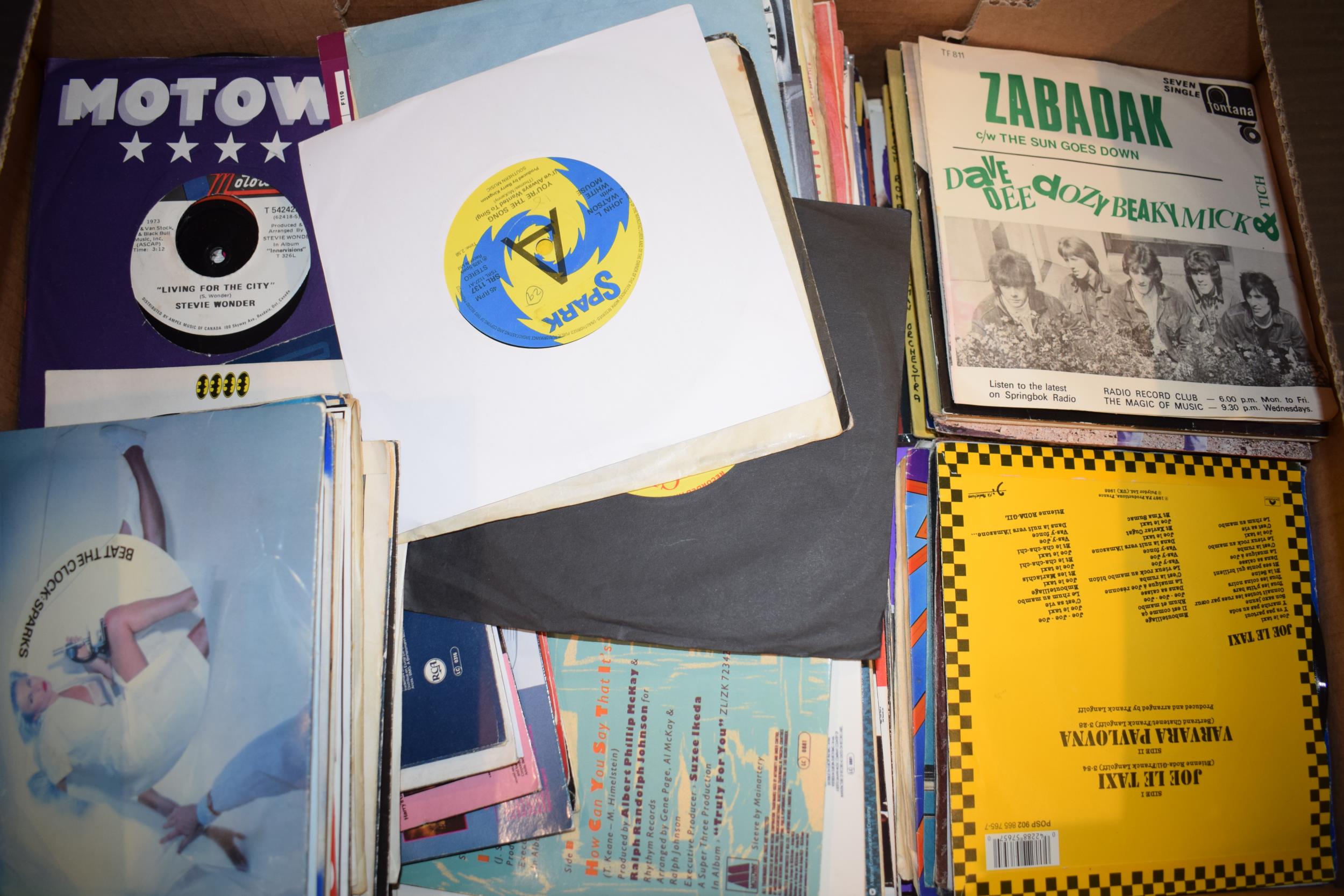 A collection of vinyl 45 singles from the 1960s and 1970s to include records on labels such 'New - Image 2 of 3