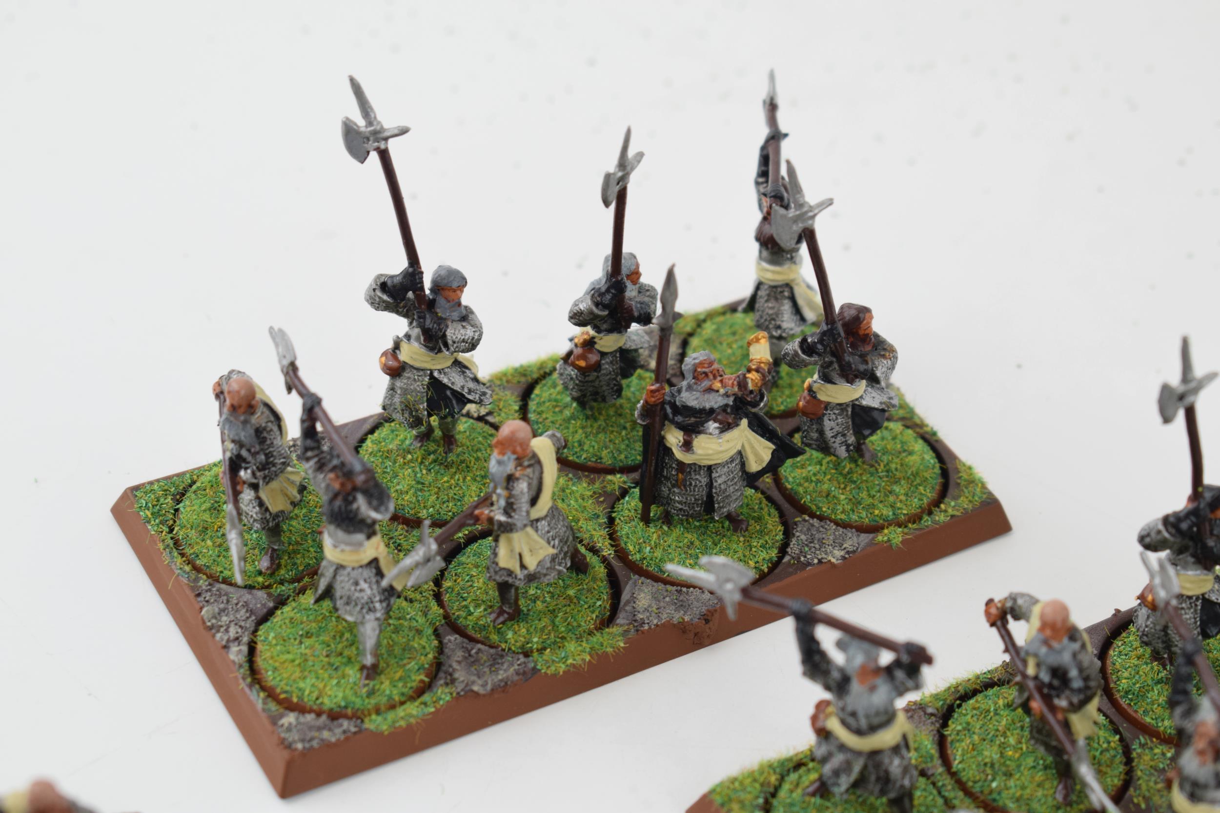 A collection of cast metal and plastic war-games and miniature figures by 'Games Workshop' from - Bild 5 aus 7