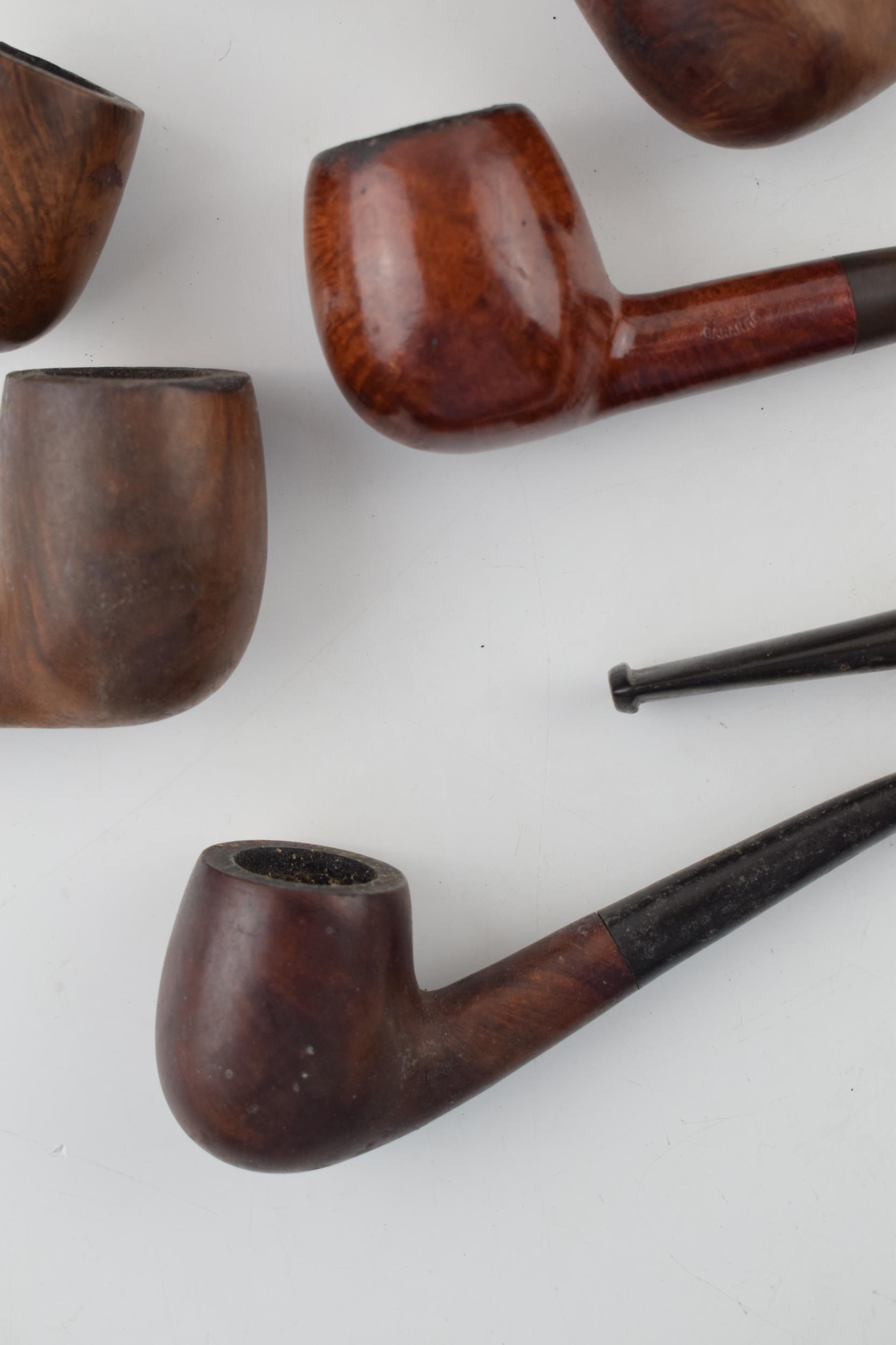 A collection of vintage tobacco smoking pipes to include briar and similar examples by 'St - Bild 4 aus 4