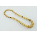 Vintage carved horn graduated bead necklace, Length 47cm. In good original vintage condition.