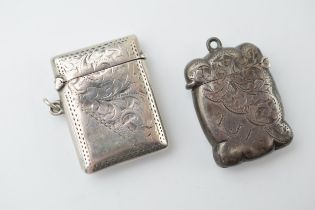 A pair of silver vesta cases, Birm 1901 and Birm 1902, 33.9 grams.