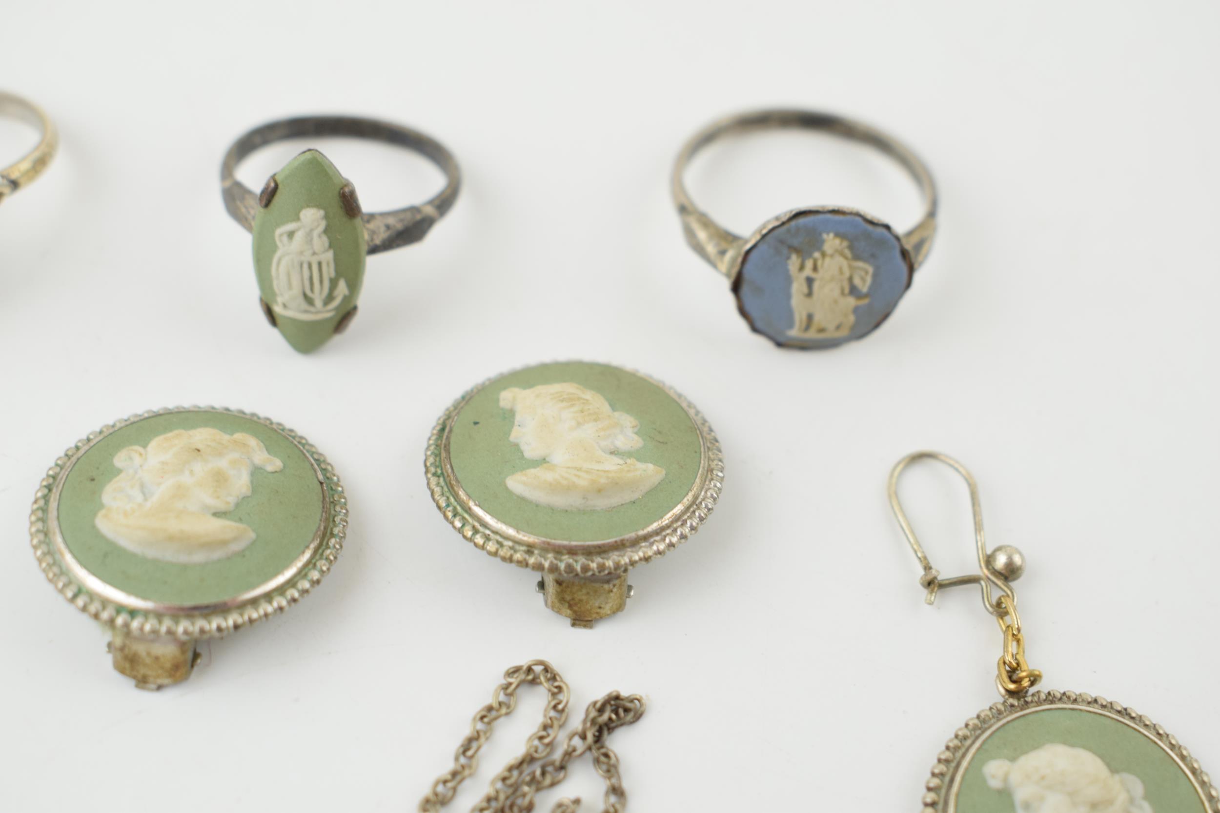 A collection of silver mounted Wedgwood Jasperware jewellery to include rings, pendants and - Image 4 of 5