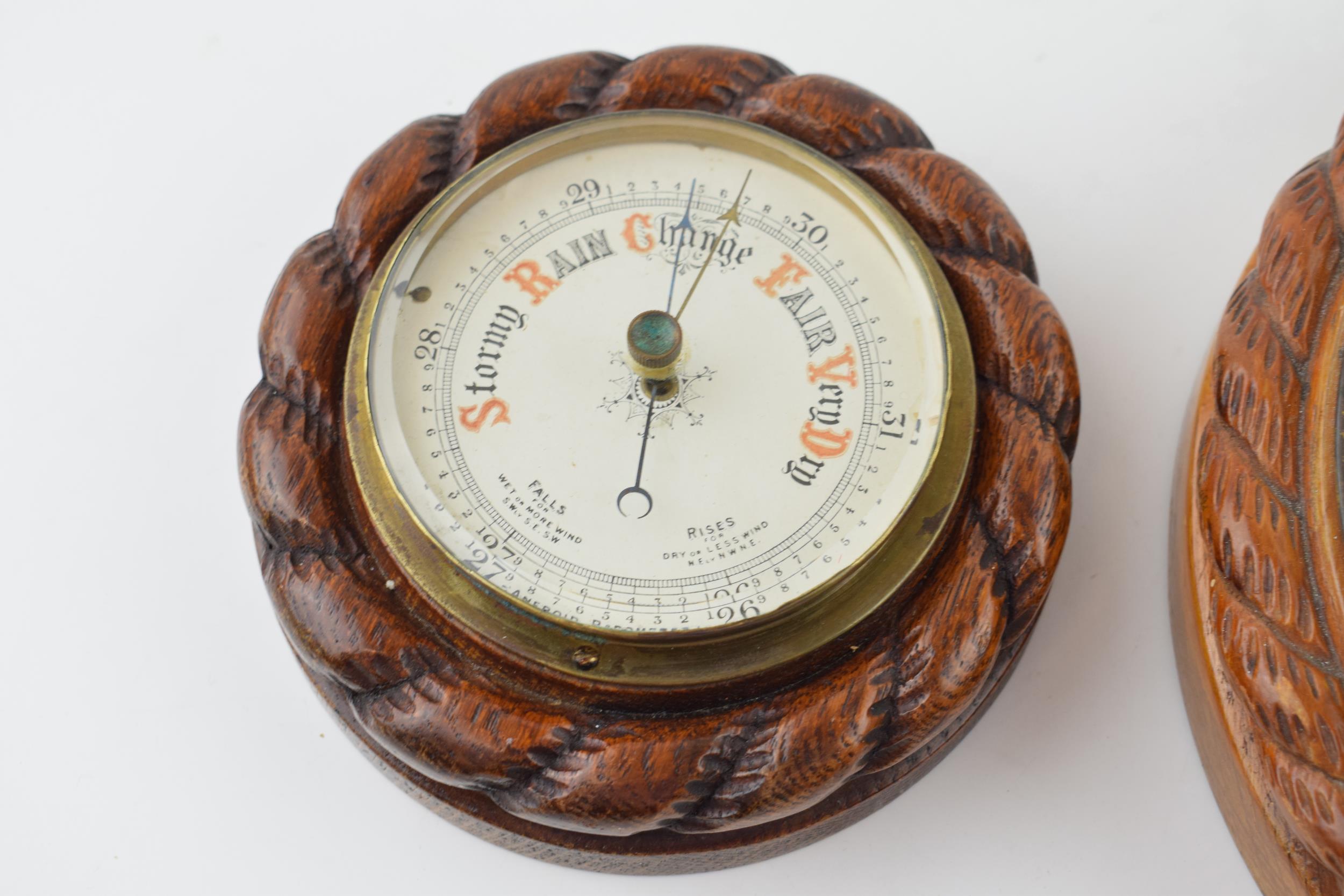 A barometer with intergrated thermometer. Golden oak case. White dial with brass hand. Diameter - Image 2 of 3