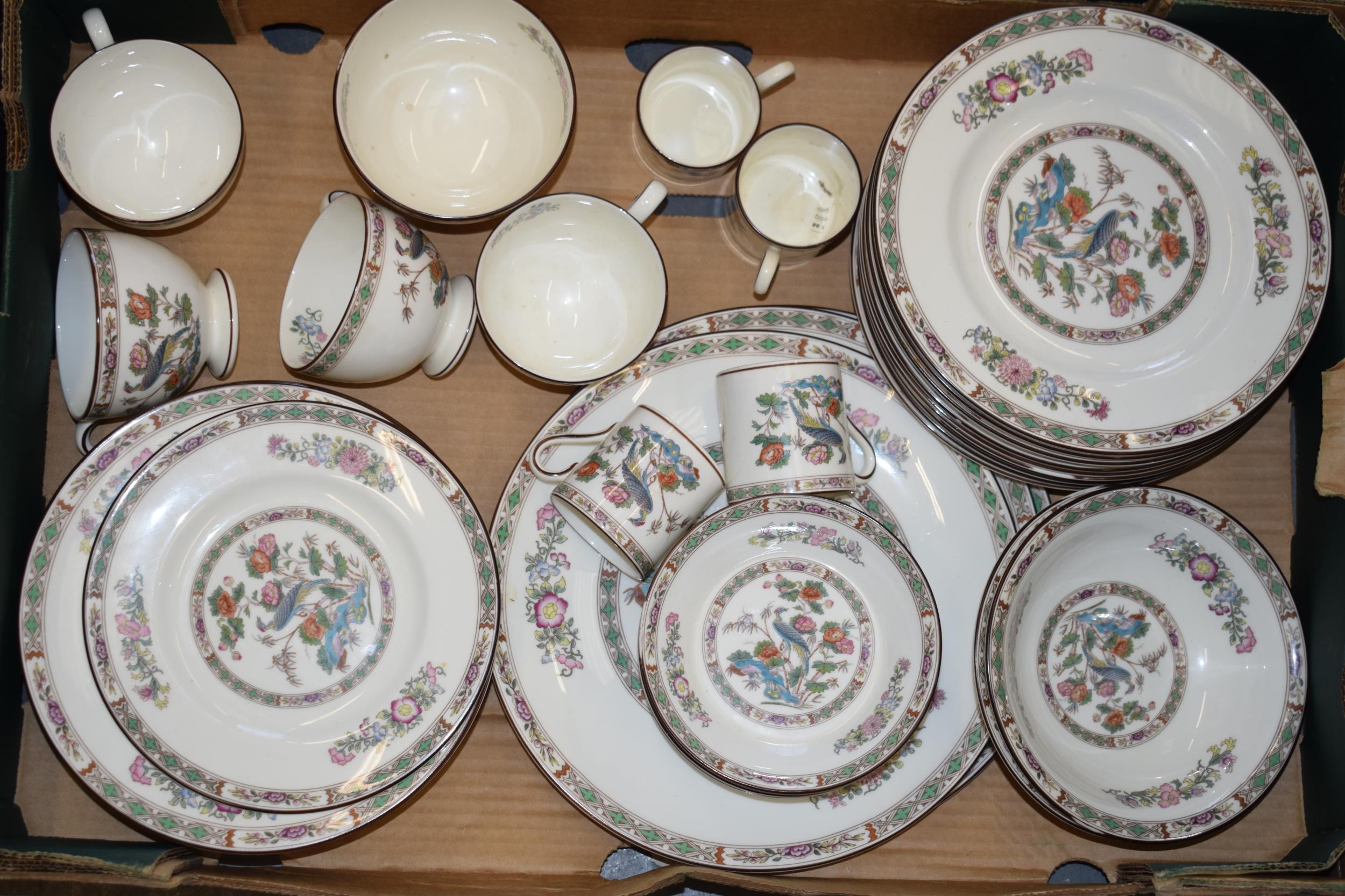 A large and extensive collection of Wedgwood Kutani Crane tea and dinner ware to include cups, - Image 2 of 7