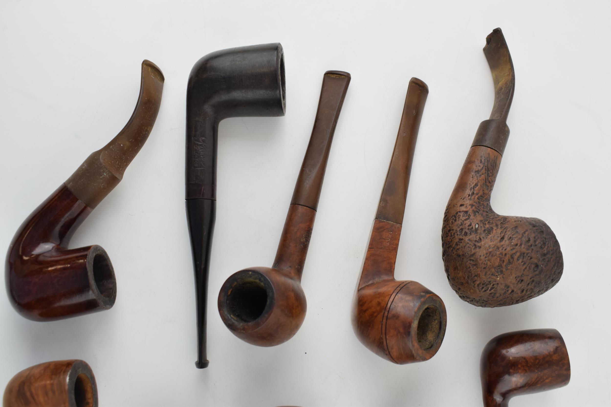 A collection of vintage tobacco smoking pipes to include briar examples by 'Ascot Special', ' - Image 3 of 3