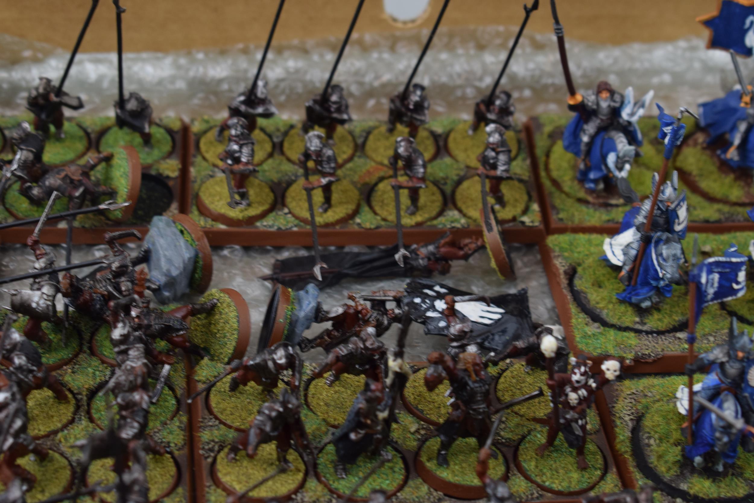 A collection of cast metal and plastic war-games and miniature figures by 'Games Workshop' from - Bild 8 aus 14