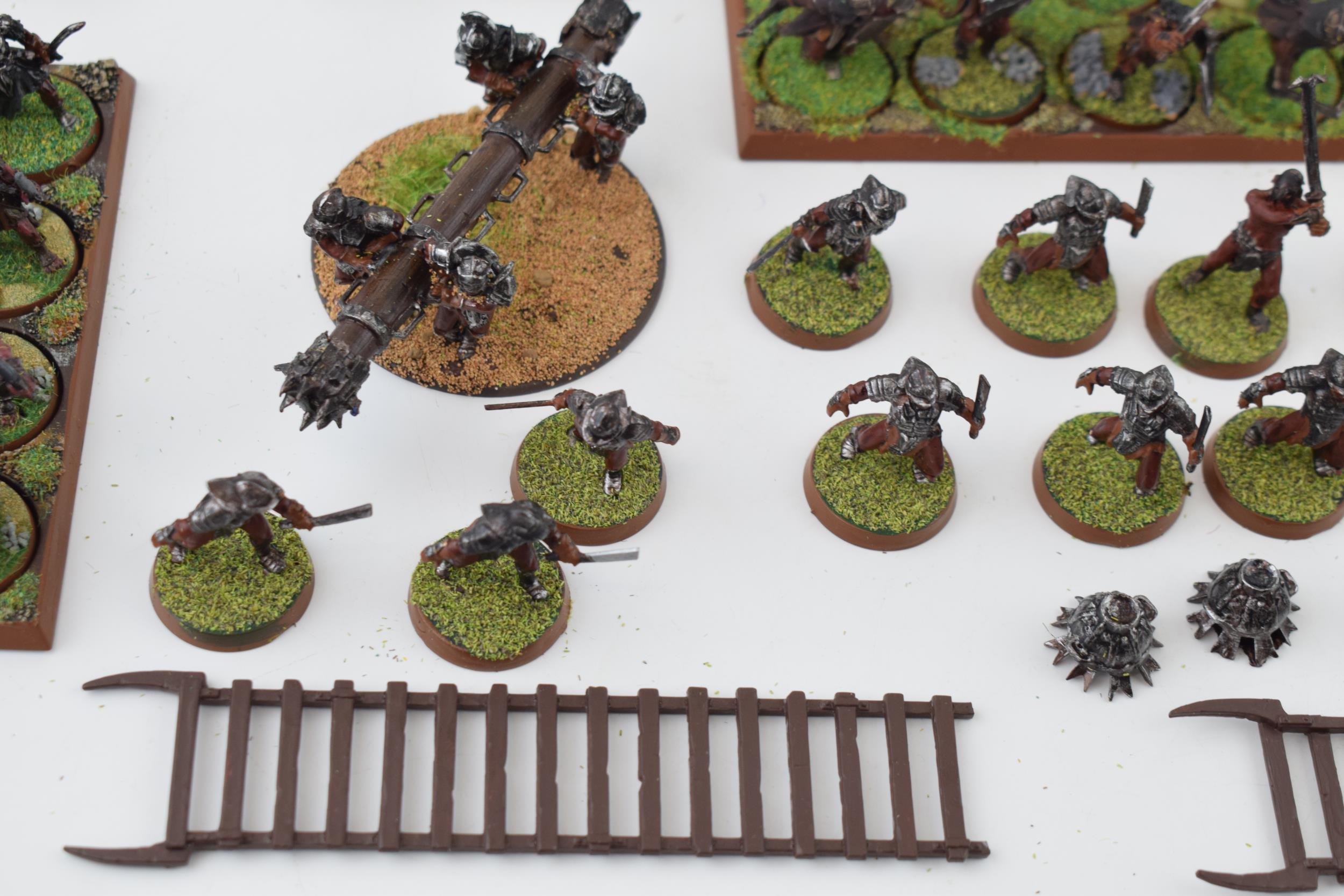 A collection of cast metal and plastic war-games and miniature figures by 'Games Workshop' from - Image 3 of 11