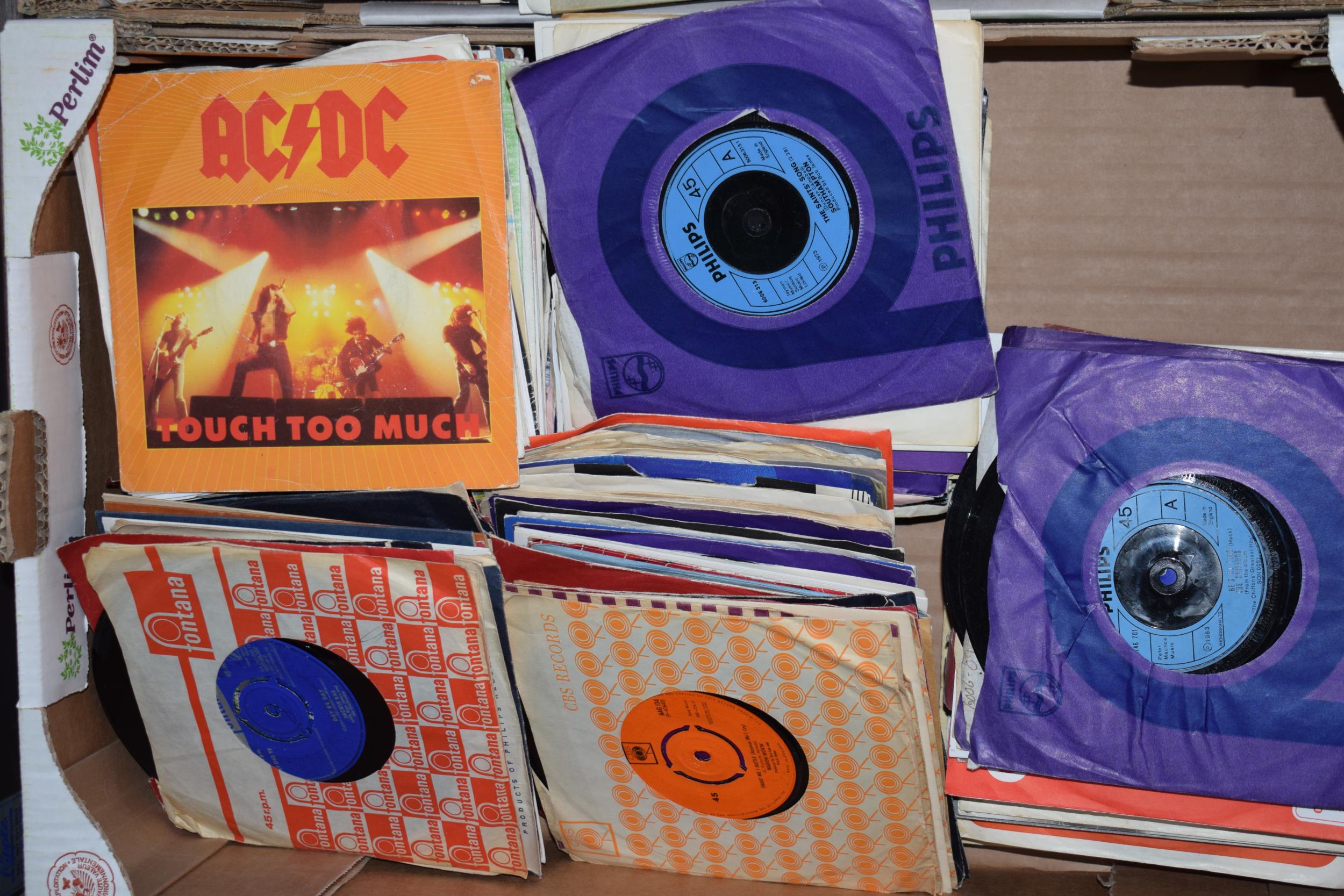 A collection of vinyl 45 singles from the 1960s and 1970s, 1980s and 1990s to include mostly pop and - Image 3 of 3