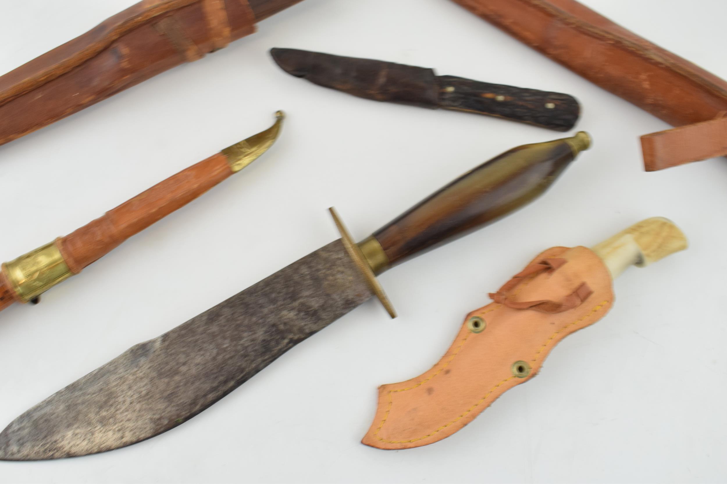 A collection of fixed blade hunting style sheath knives to include examples 'Made in Norway', 'P. - Bild 3 aus 7