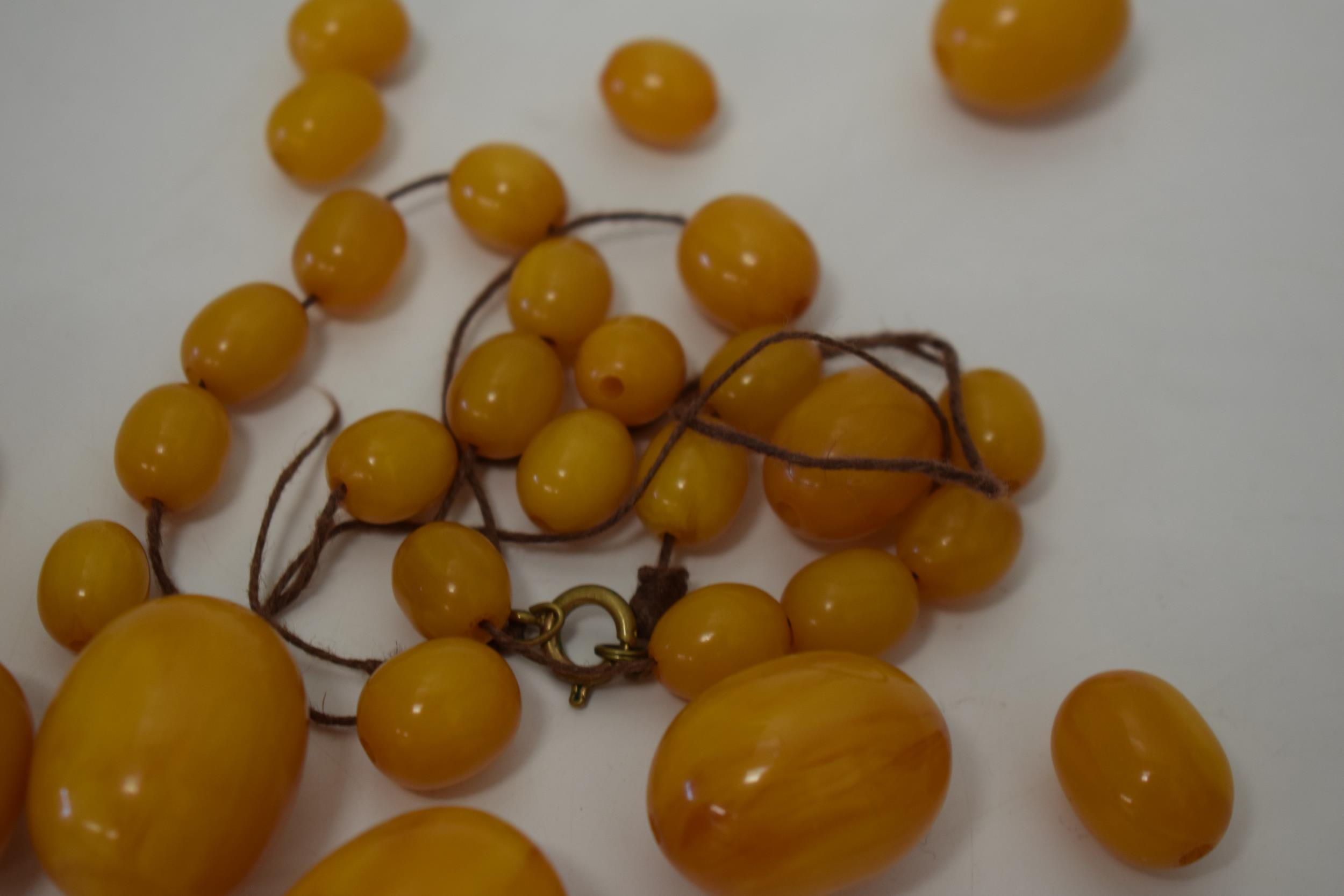 Butterscotch amber similar graduated necklace beads. Weight 84 grams. beads good but a/f have become - Image 10 of 11