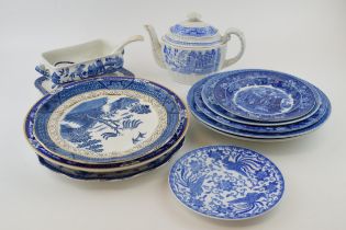 A group of 19th and 20th century blue and white transfer-printed wares to include Wedgwood Fallow