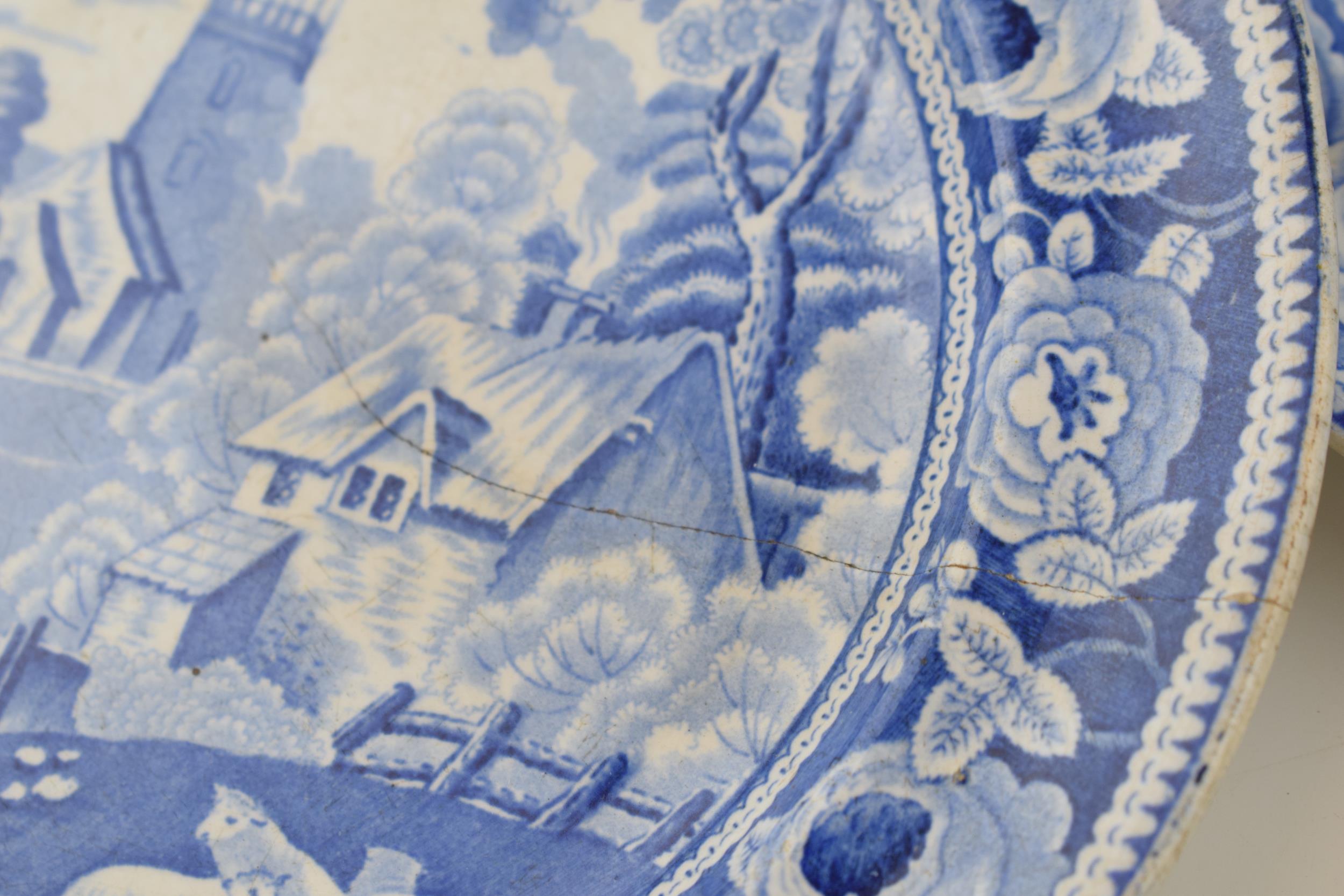 A group of early 19th century blue and white transfer-printed dinner wares, to include five - Bild 7 aus 7