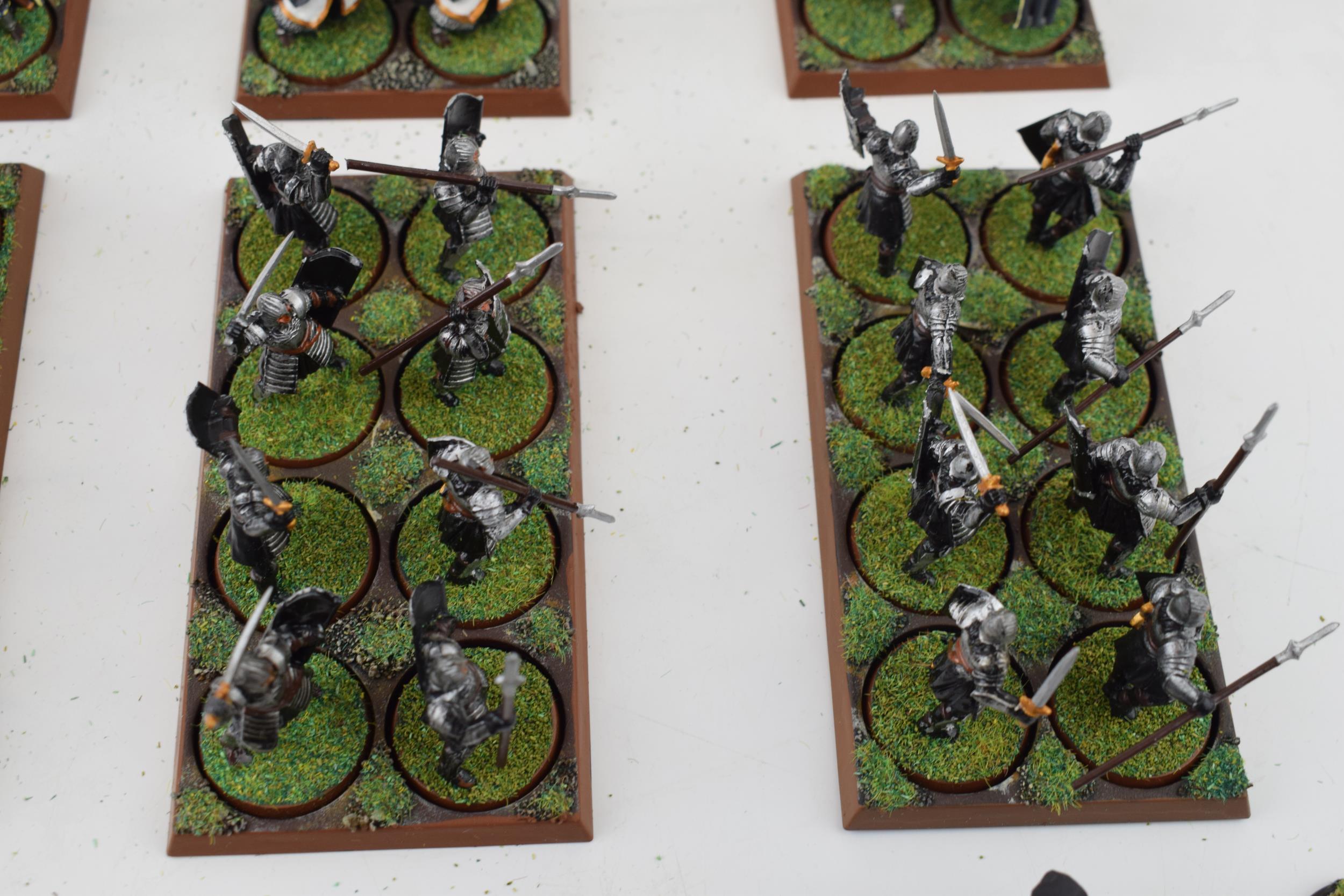 A collection of cast metal and plastic war-games and miniature figures by 'Games Workshop' from - Image 5 of 8