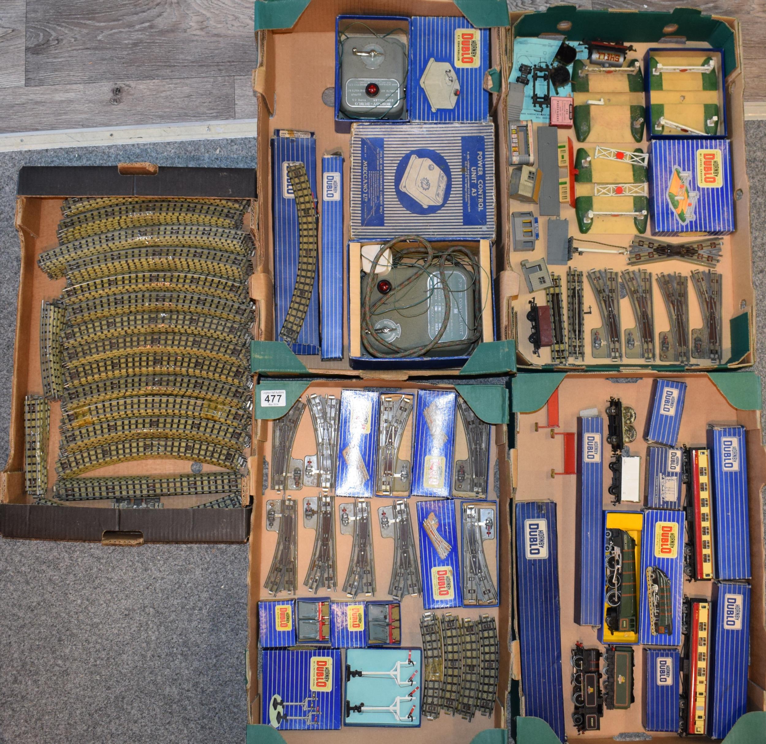 A good collection of Hornby Dublo 3 rail vintage model railway toys. c1950s. To included Boxed '