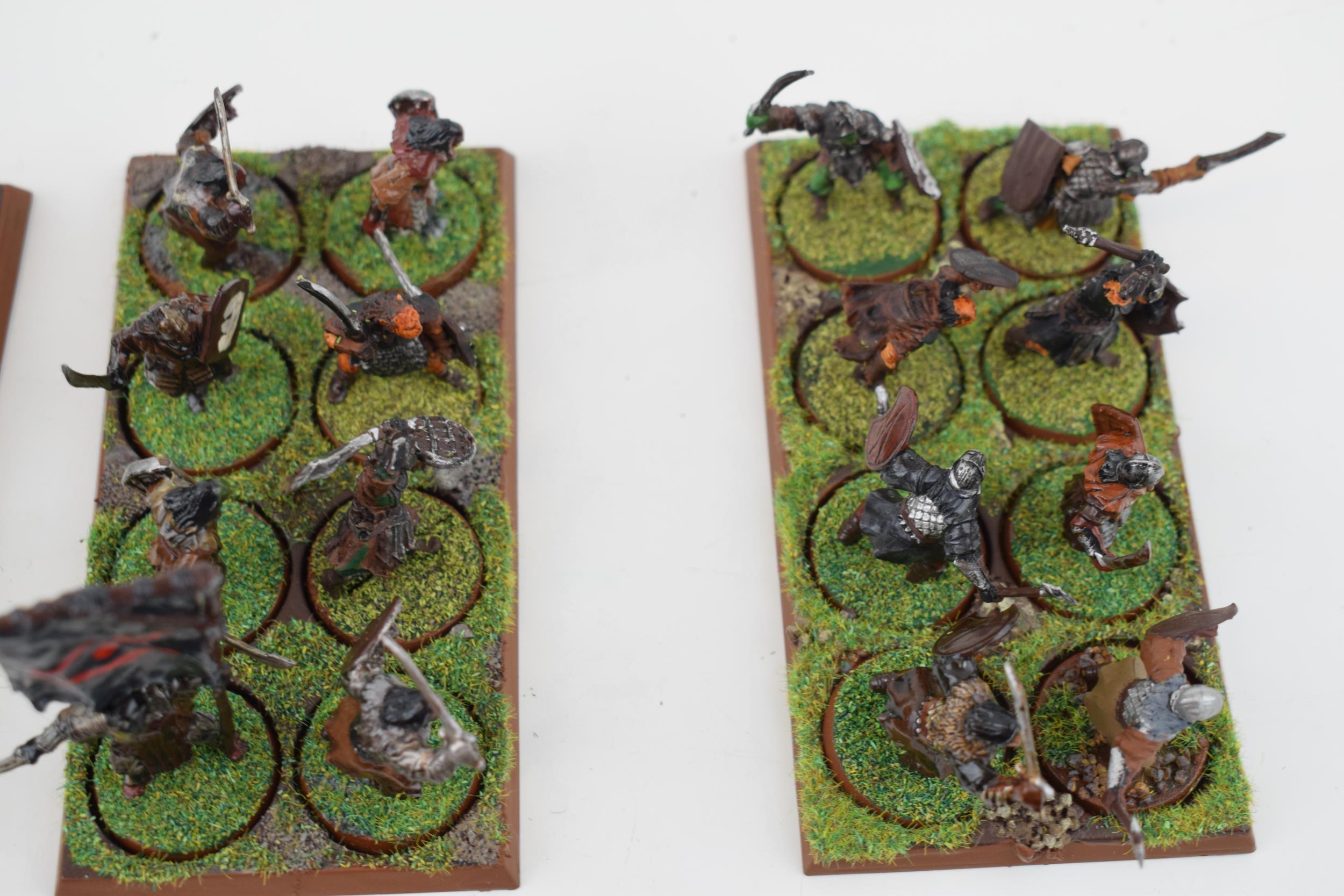 A collection of cast metal and plastic war-games and miniature figures by 'Games Workshop' from - Bild 6 aus 7
