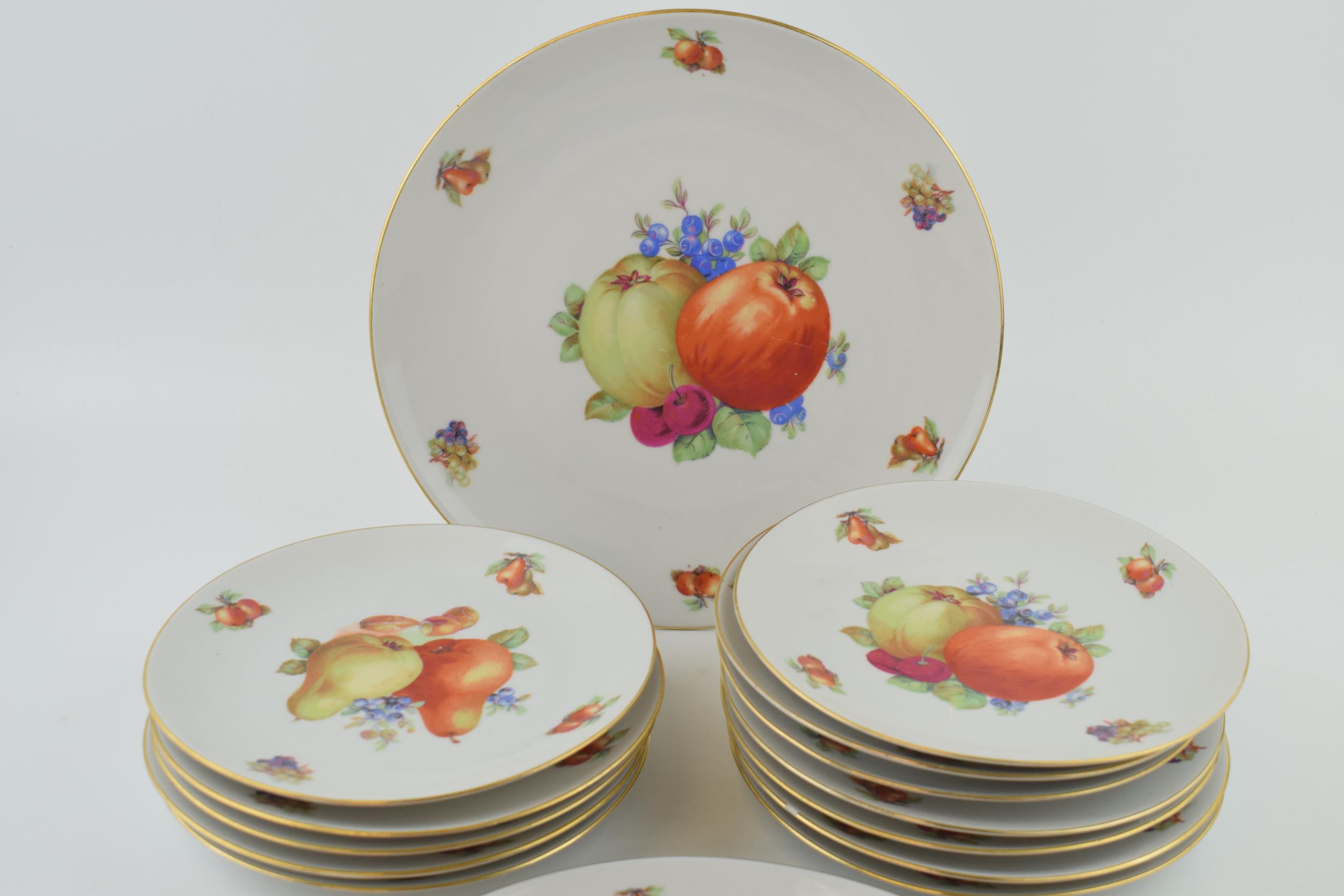A group of Schumann Arzberg Bavaria Fruit pattern Continental porcelain plates. (14) Generally good, - Image 2 of 4
