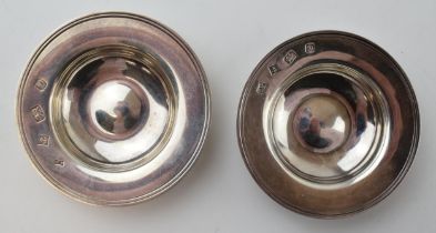 A pair of heavy hallmarked silver dishes, Birm 1978, 96.0 grams (2).