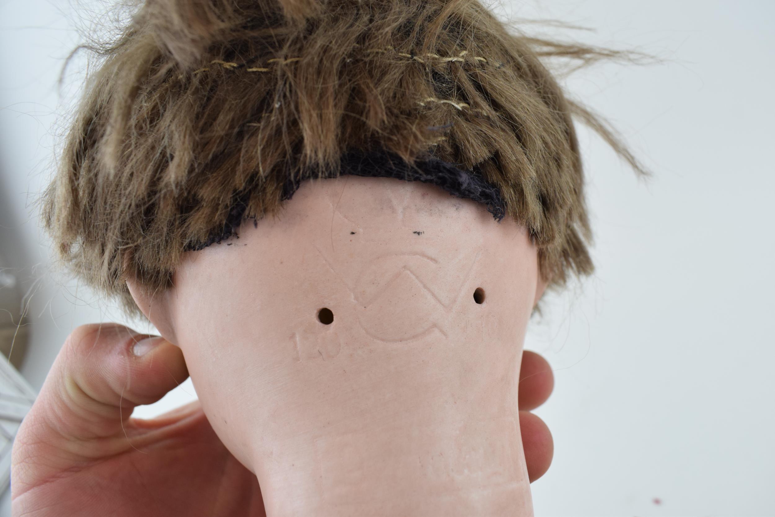 Bisque head doll marked WG possibly William Gobel, Head good requires re-stringing. Height 54cm. - Bild 4 aus 4