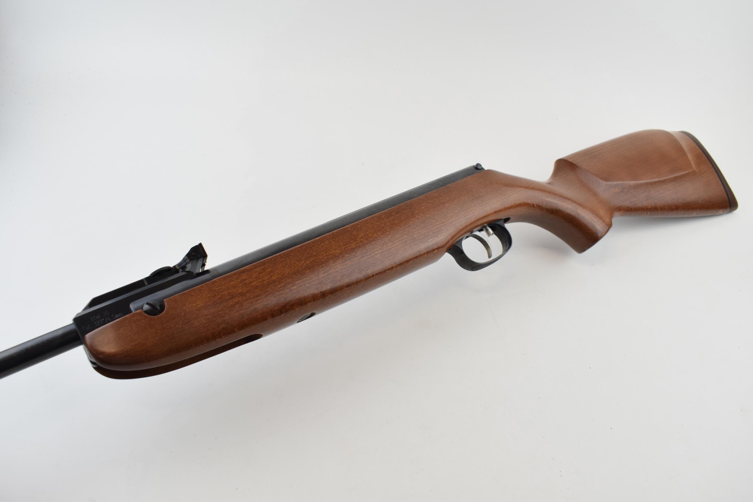 A .177 calibre air rifle by WEIHRAUCH made in Germany. Length 100cm. Together with canvas gun - Bild 2 aus 6