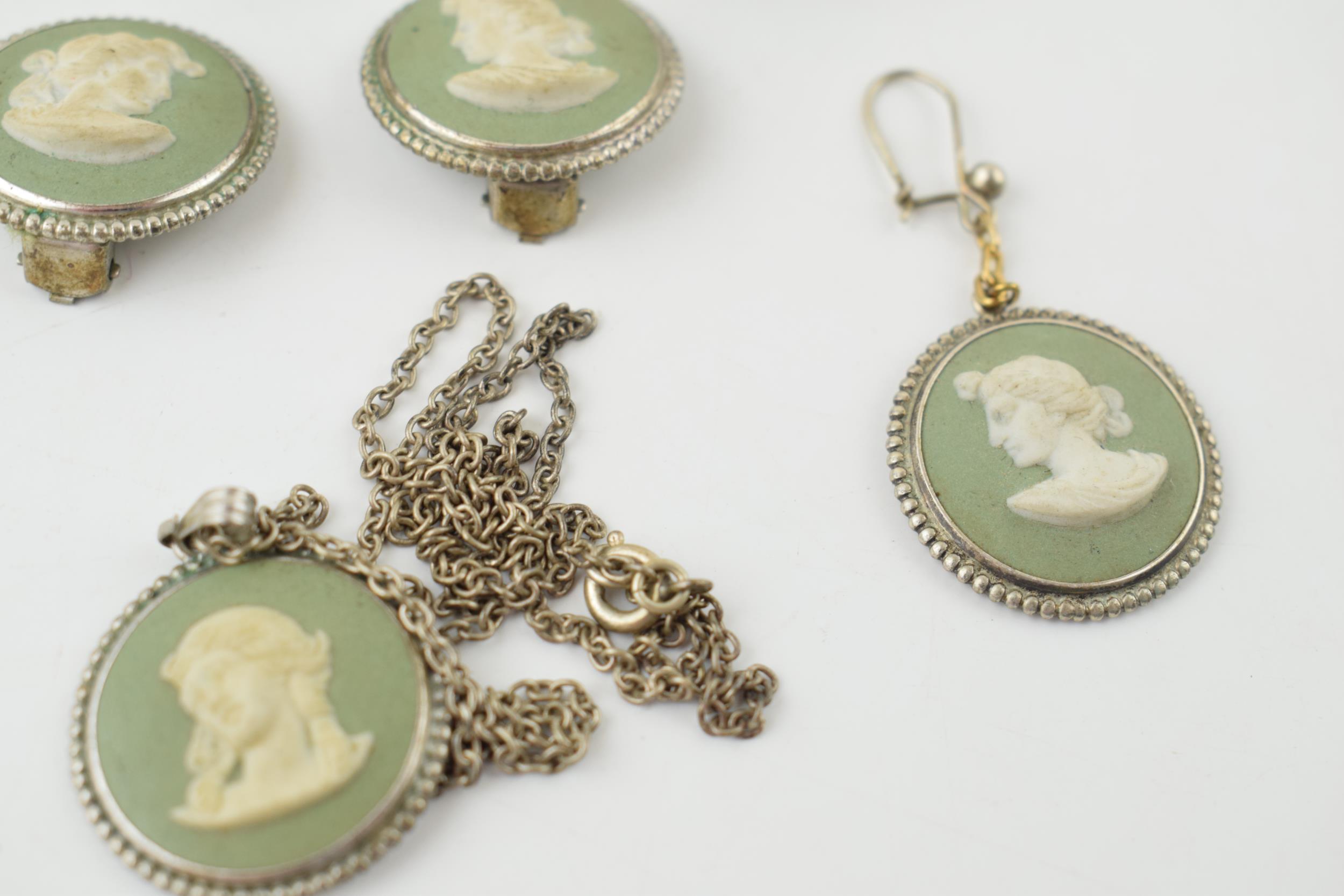 A collection of silver mounted Wedgwood Jasperware jewellery to include rings, pendants and - Image 5 of 5