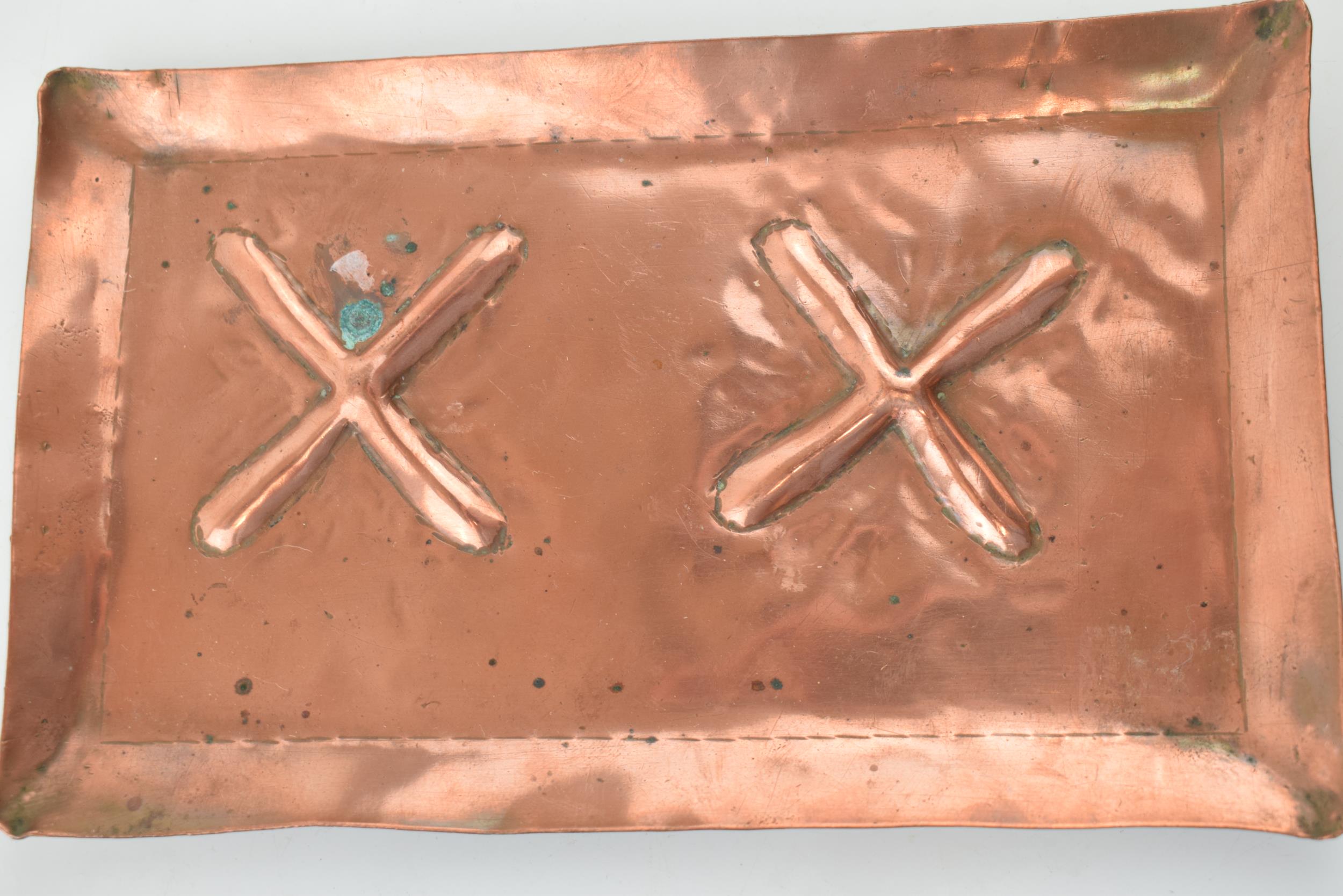 A pair of copper Arts and Crafts rectangular trays with embossed design and raised edges, 19.5cm x - Image 2 of 4