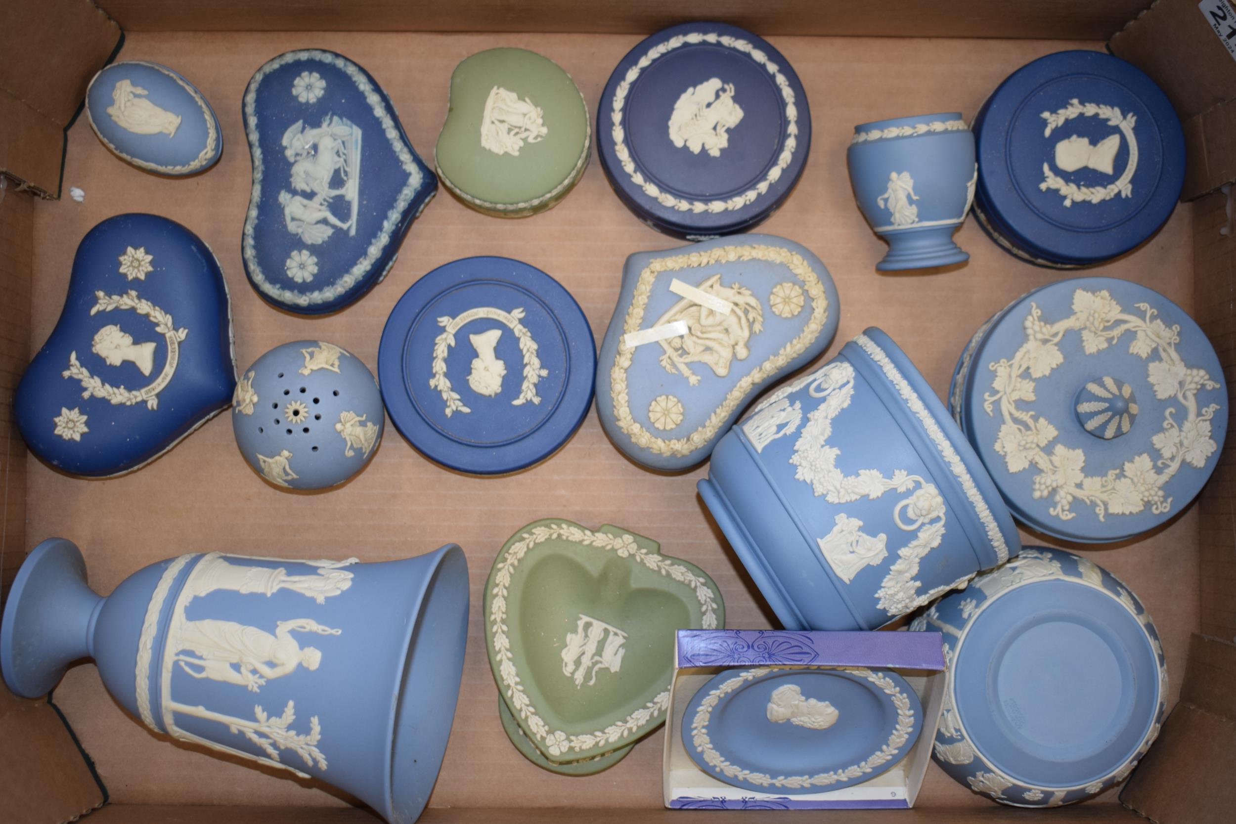 Wedgwood Jasperware in varying colours to include a vase, trinkets, a small bowl and others (Qty).