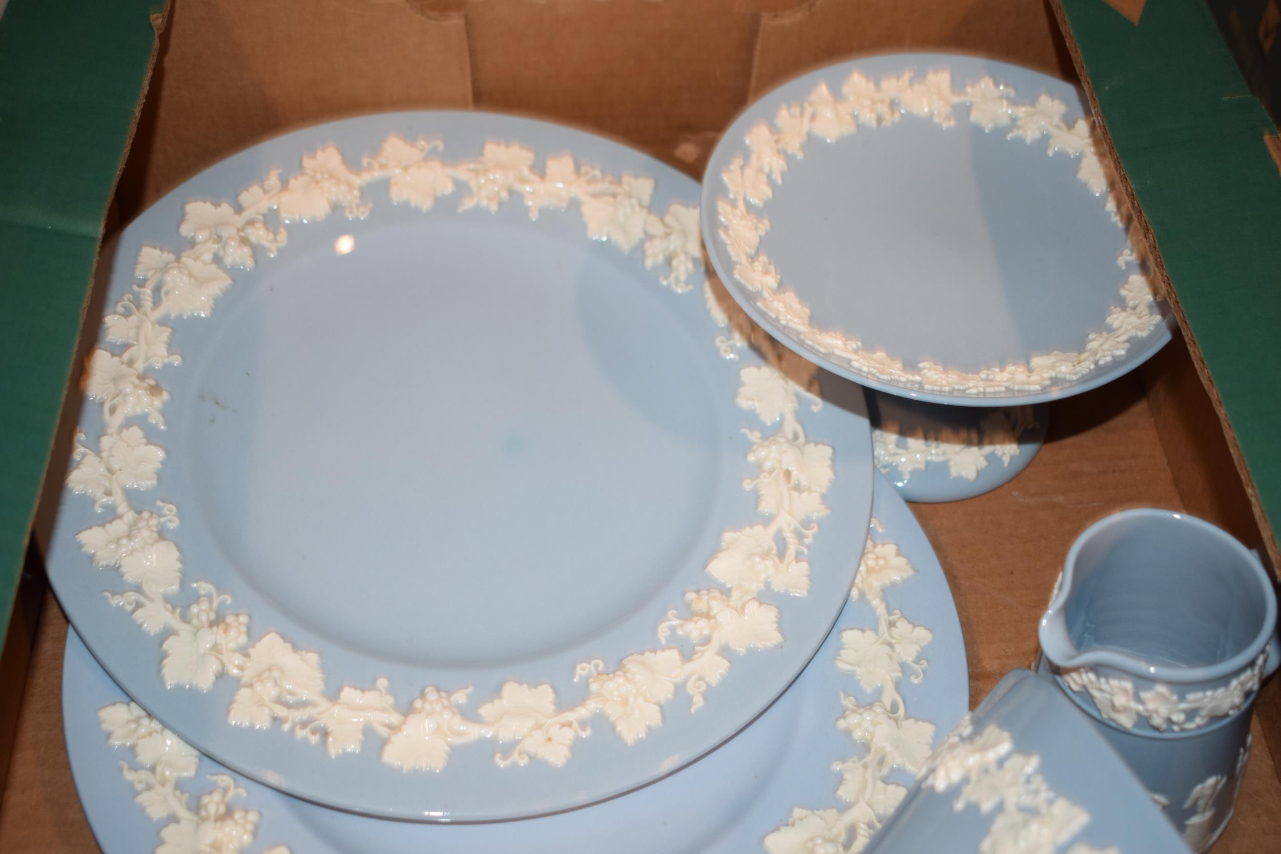 Wedgwood Queensware, white on blue, to include a tea cup and saucer, 2 dinner plates, a tazza, a - Image 3 of 5