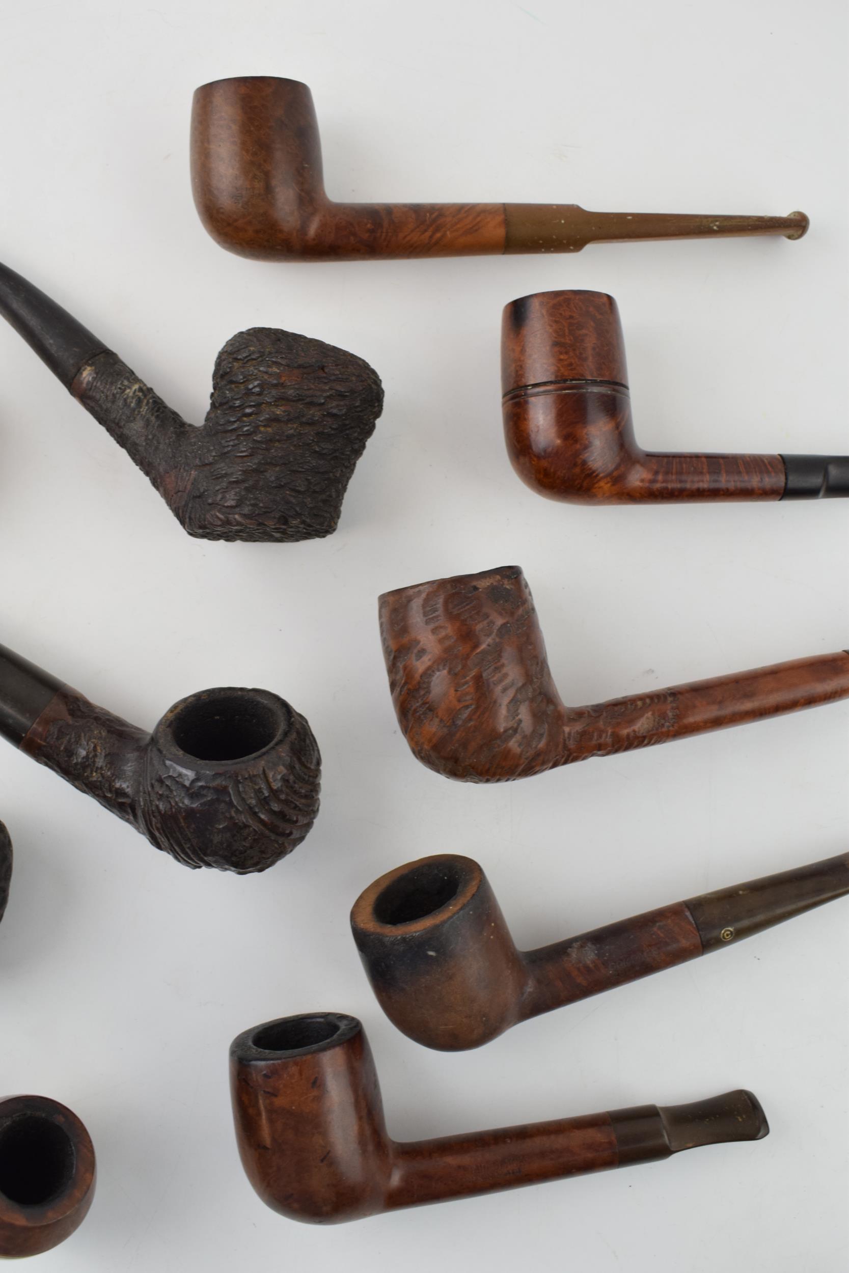 A collection of vintage tobacco smoking pipes to include briar examples by 'Captain Black', ' - Image 2 of 3