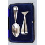 Boxed silver christening set, pusher and a spoon, 46.4 grams.