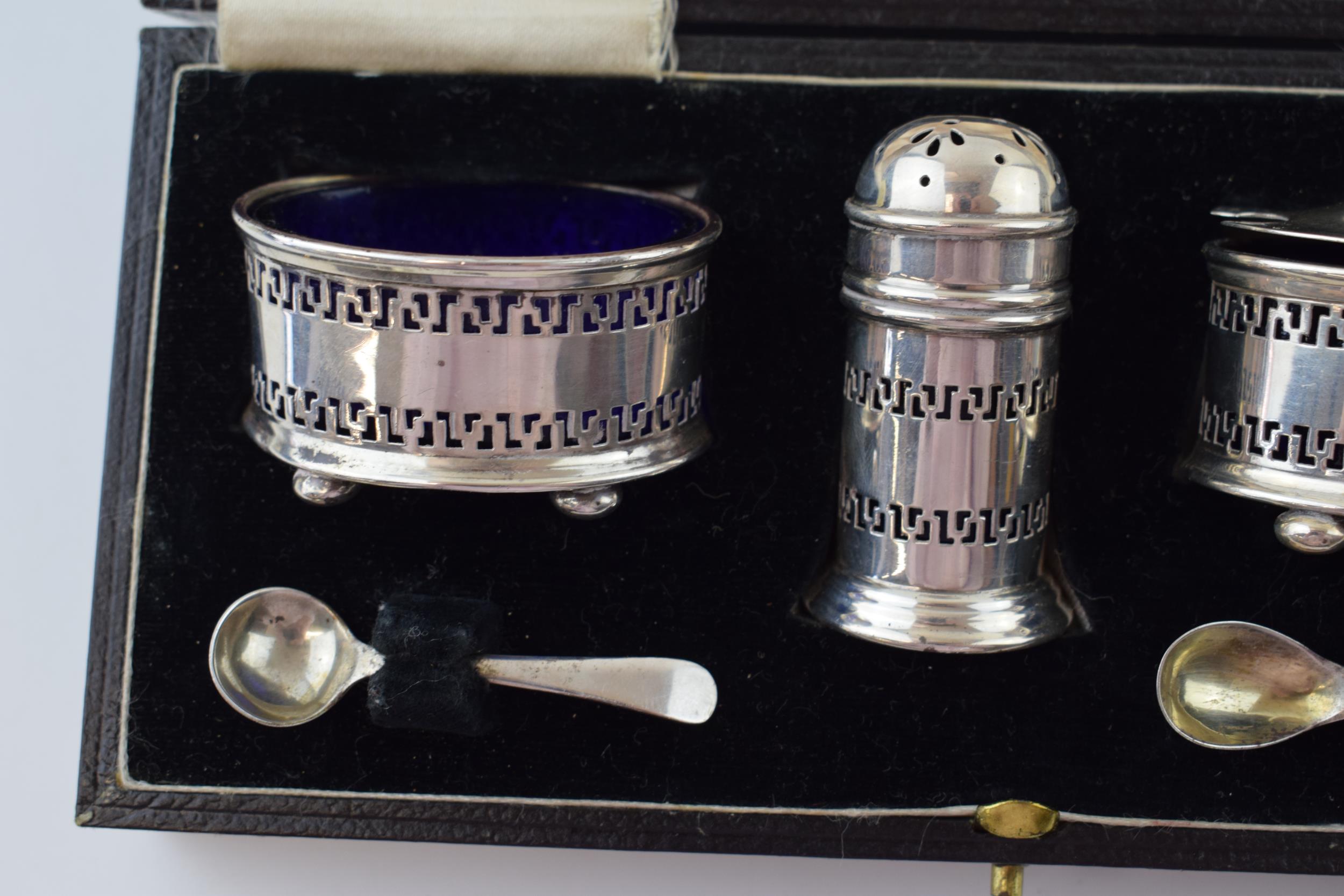 A cased set of silver salts, Birmingham 1937, Barker Brothers Silver Ltd. Complete with original - Image 2 of 3