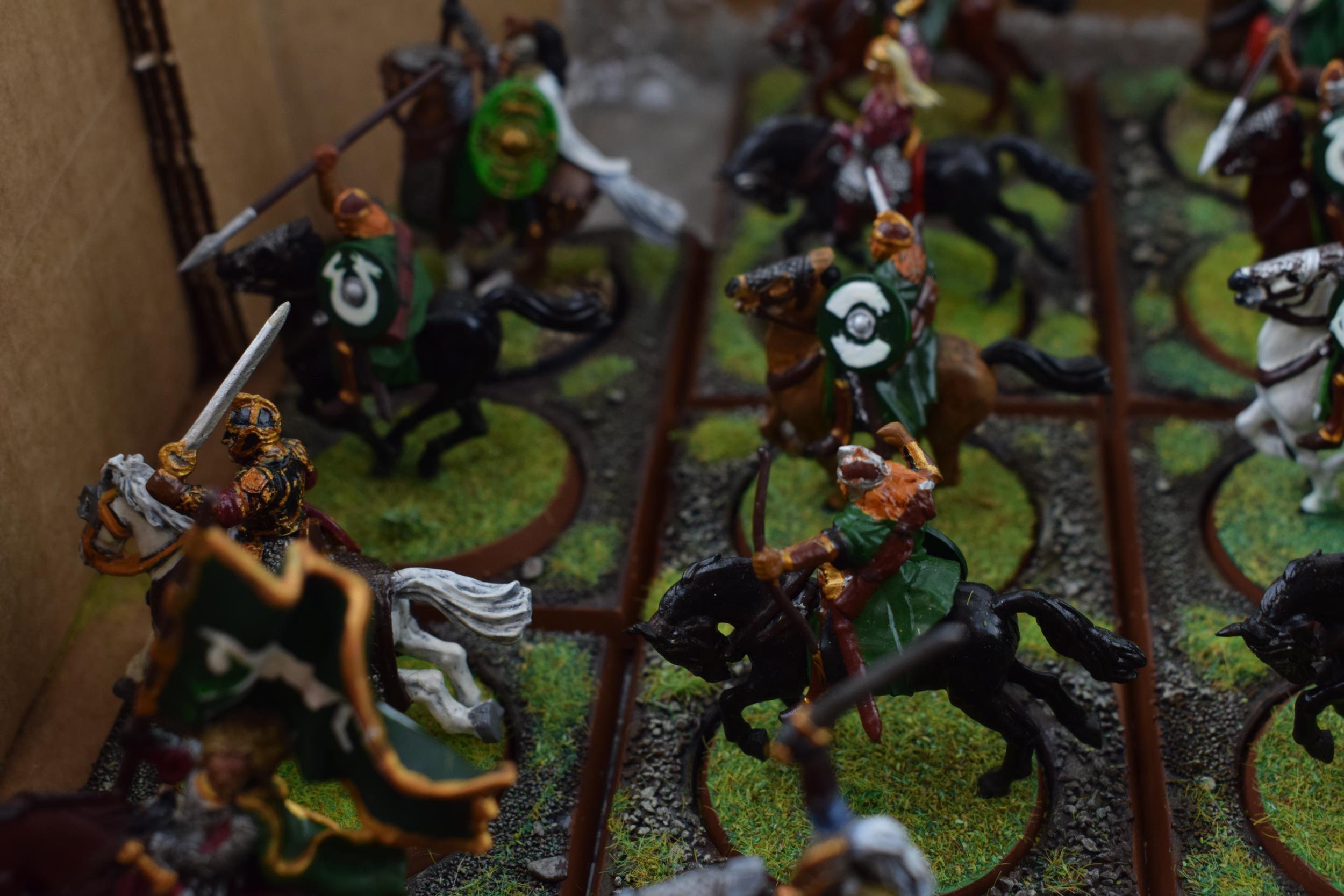 A collection of cast metal war-games and miniature figures by 'Games Workshop' from the 'Lord of The - Bild 7 aus 9