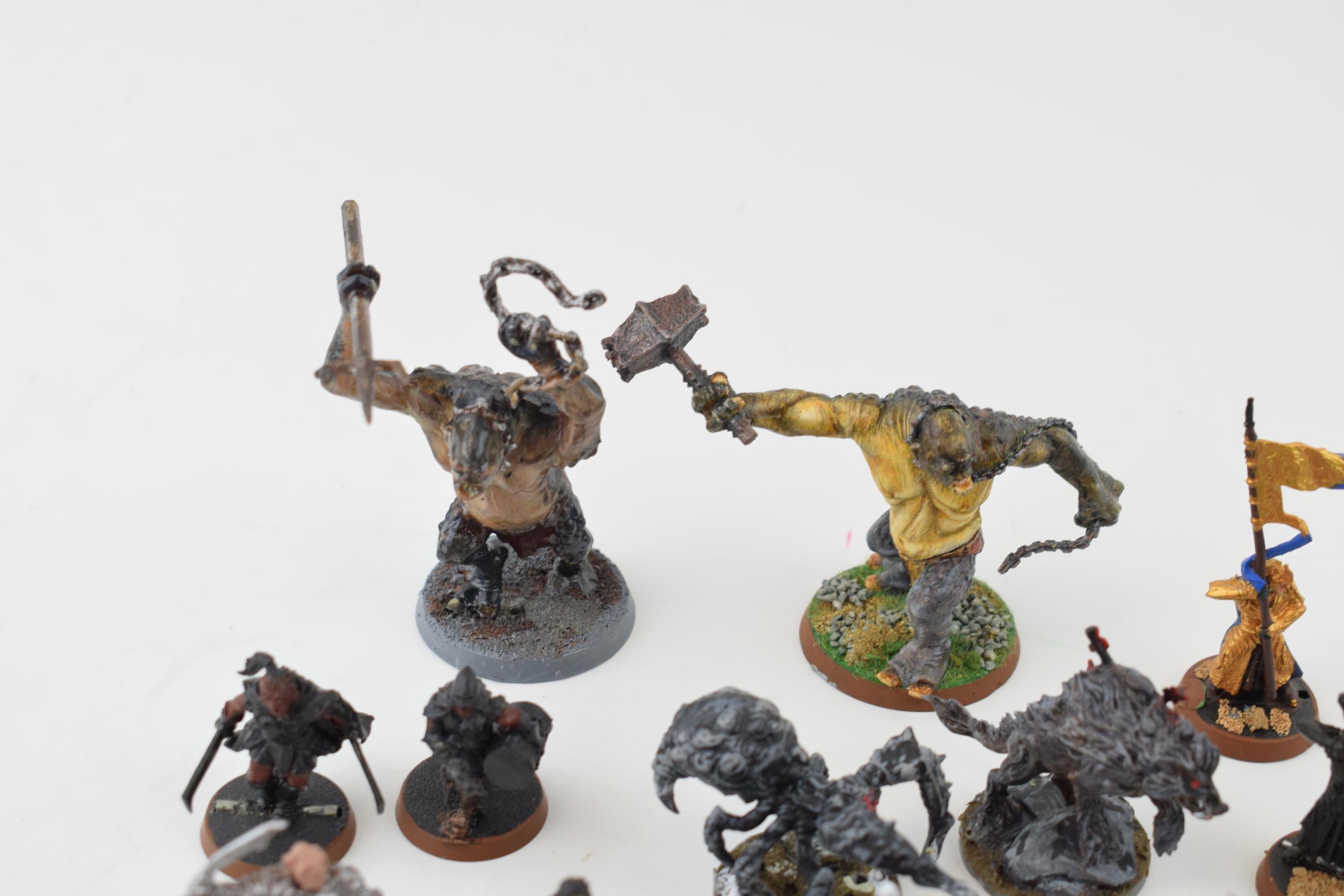 A collection of cast metal war-games and miniature figures by 'Games Workshop' from the 'Lord of The - Image 5 of 7