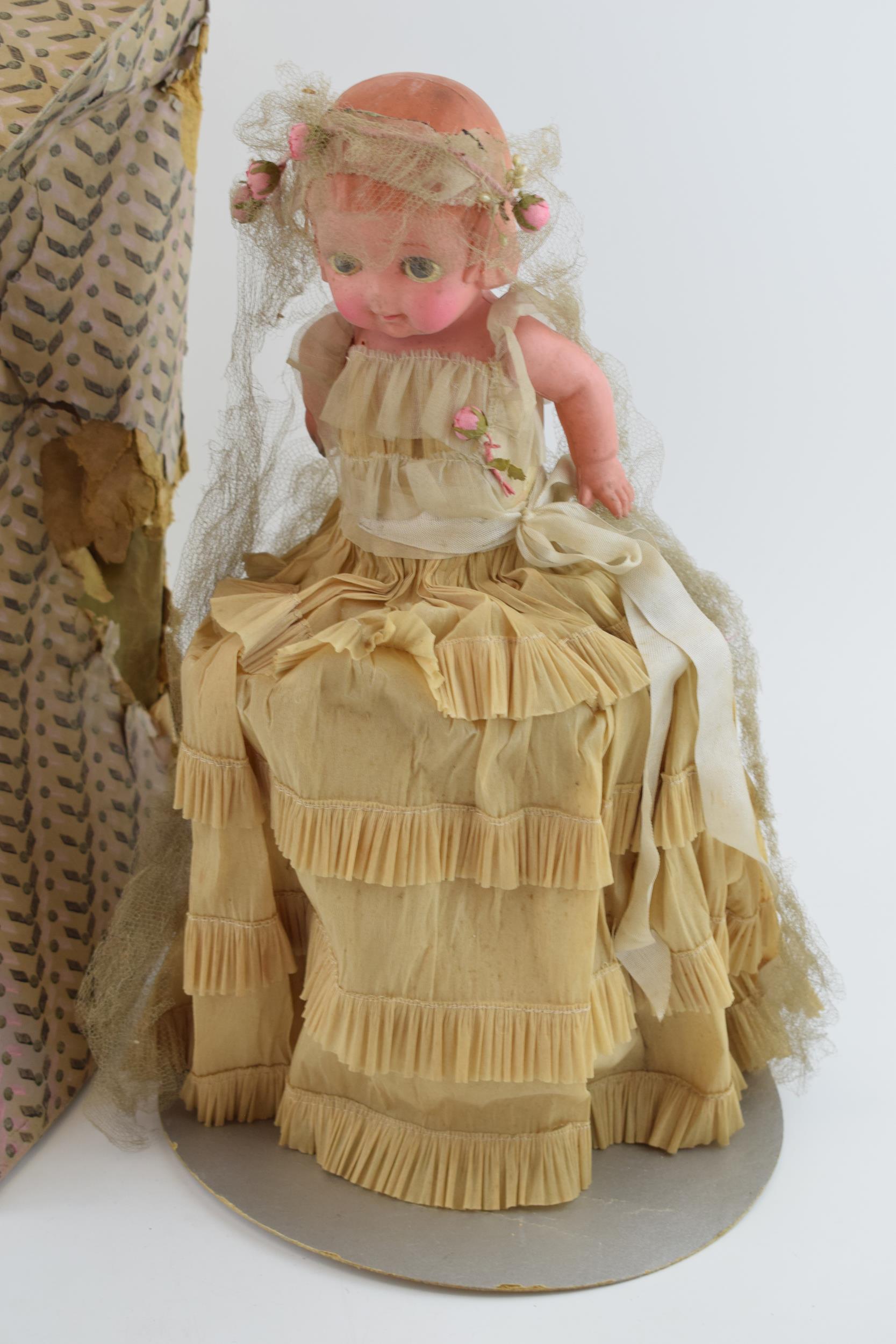 Boxed doll with paper dress, made in England, 'Pomeranian'. Height 40cm. Doll has survived well. - Bild 2 aus 4