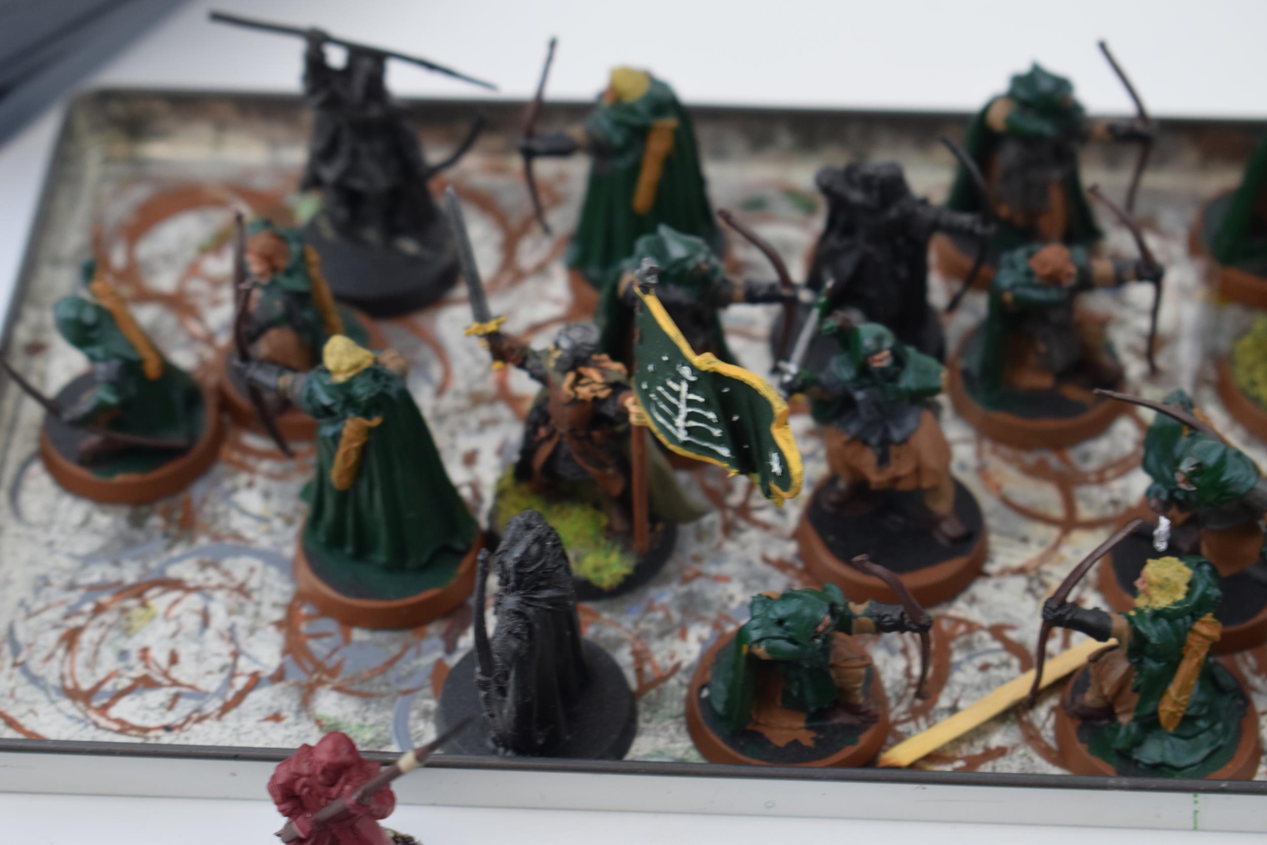 A collection of cast metal and plastic war-games and miniature figures by 'Games Workshop' from - Bild 4 aus 9