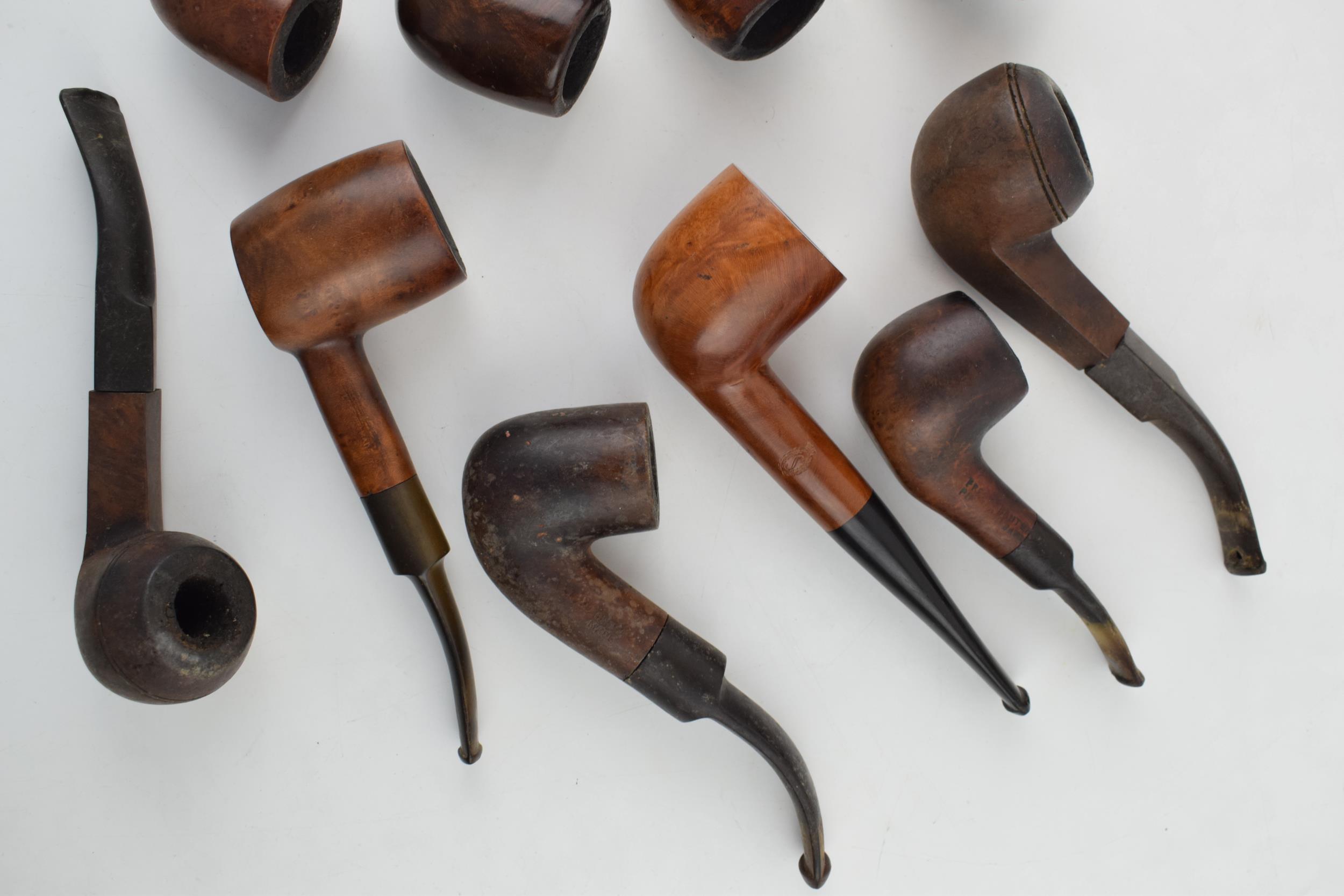 A collection of vintage tobacco smoking pipes to include briar examples by 'Invicta', 'Riseagle - Image 2 of 3