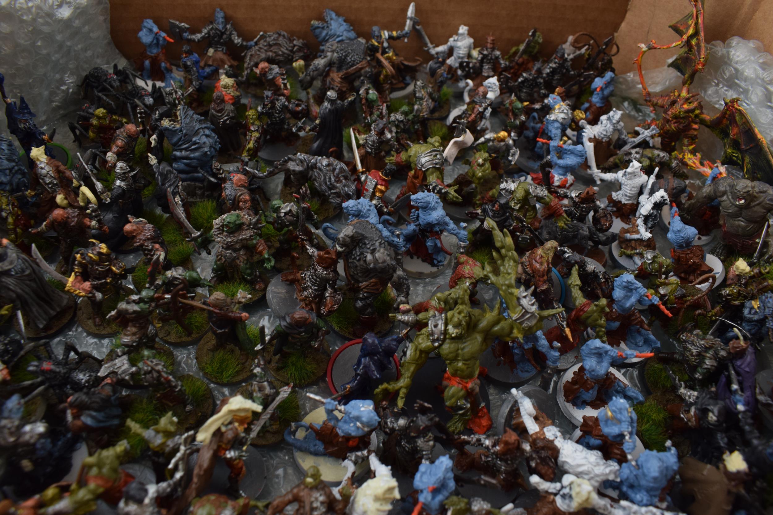 A collection of cast metal war-games and miniature figures by 'Fantasy Flight Games' from the ' - Bild 2 aus 11